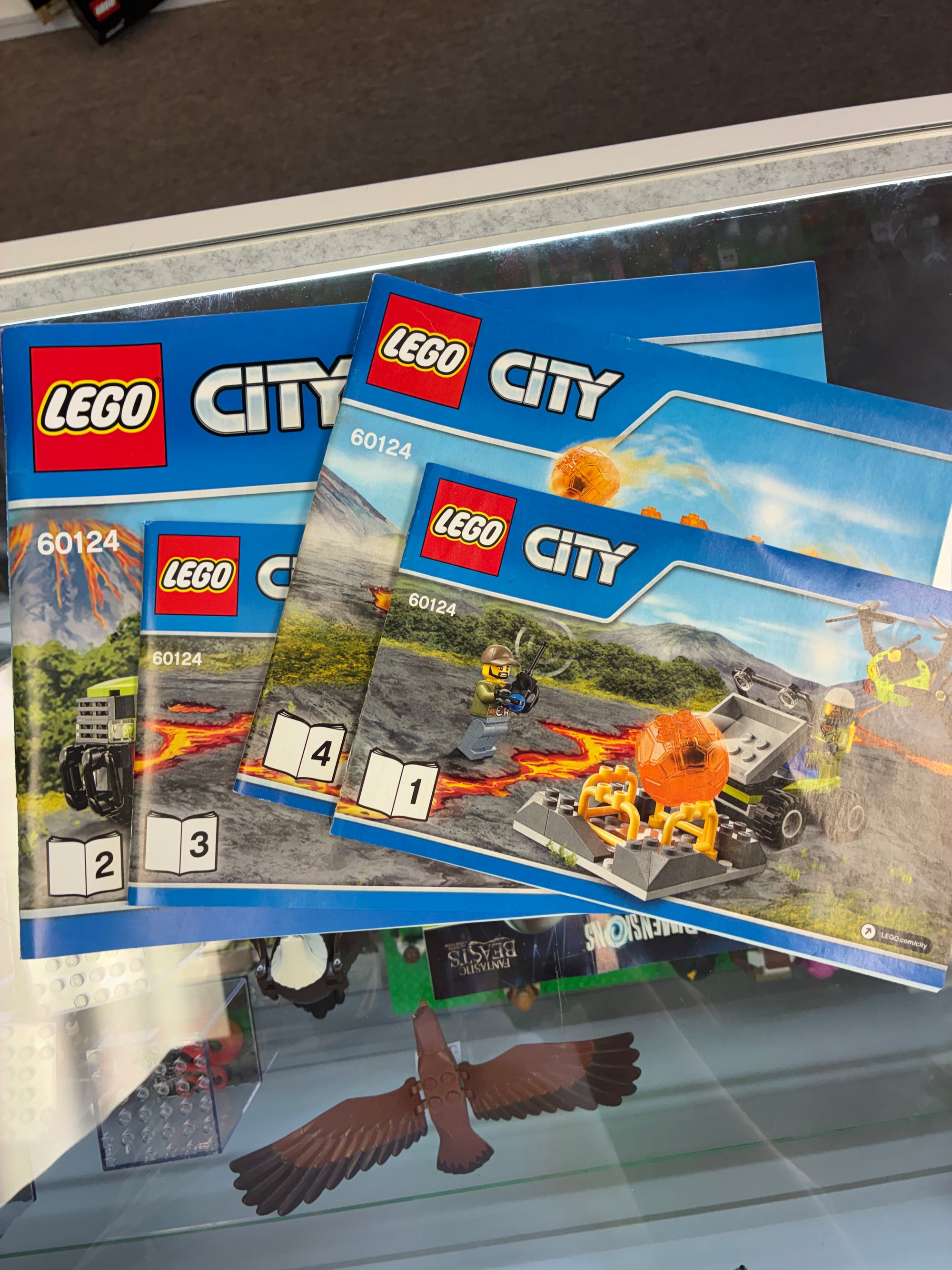 60124 City: Volcano Exploration Base - Used