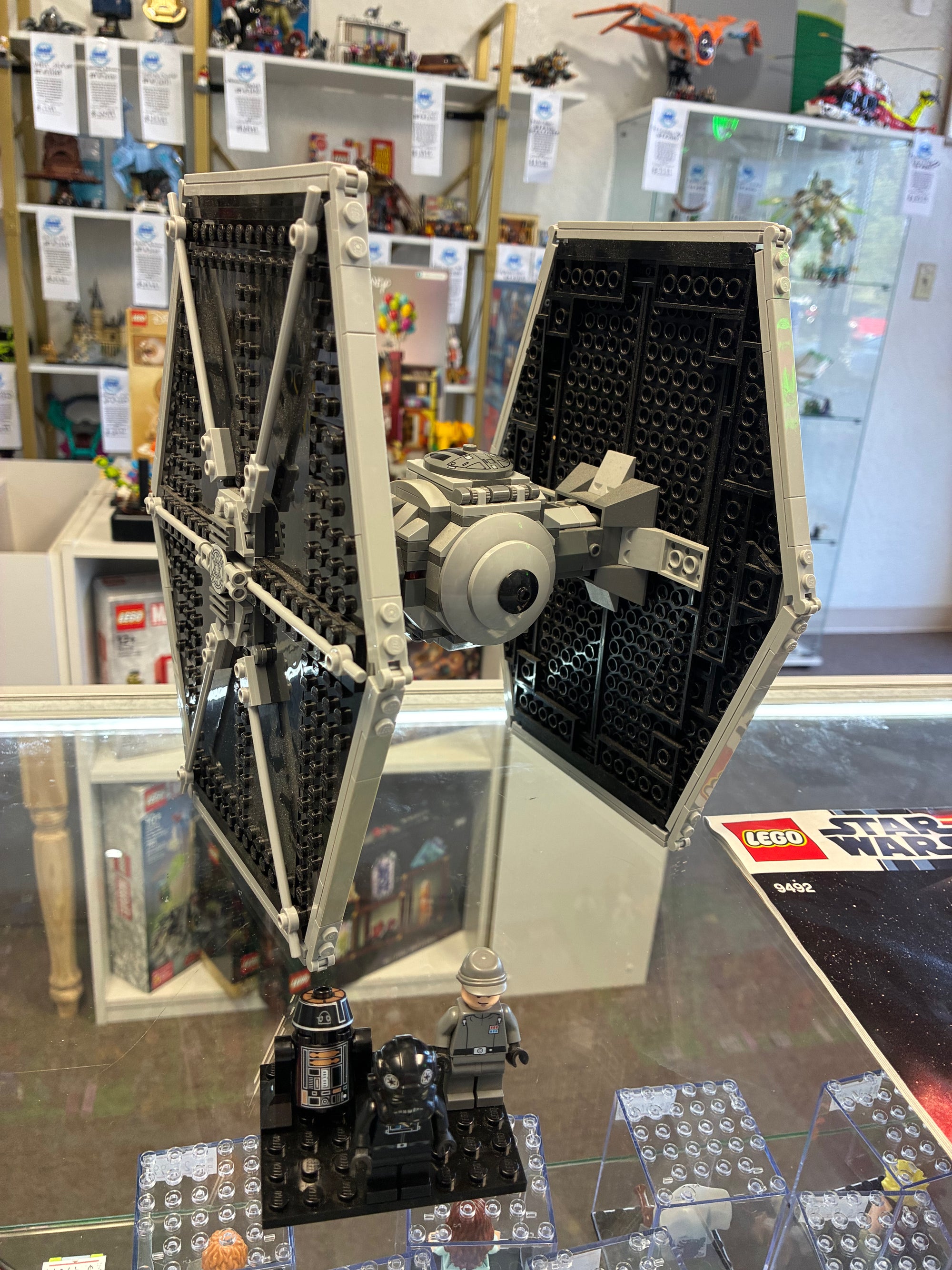 9492 Star Wars: Tie Fighter *MISSING 1 FIG* - Used