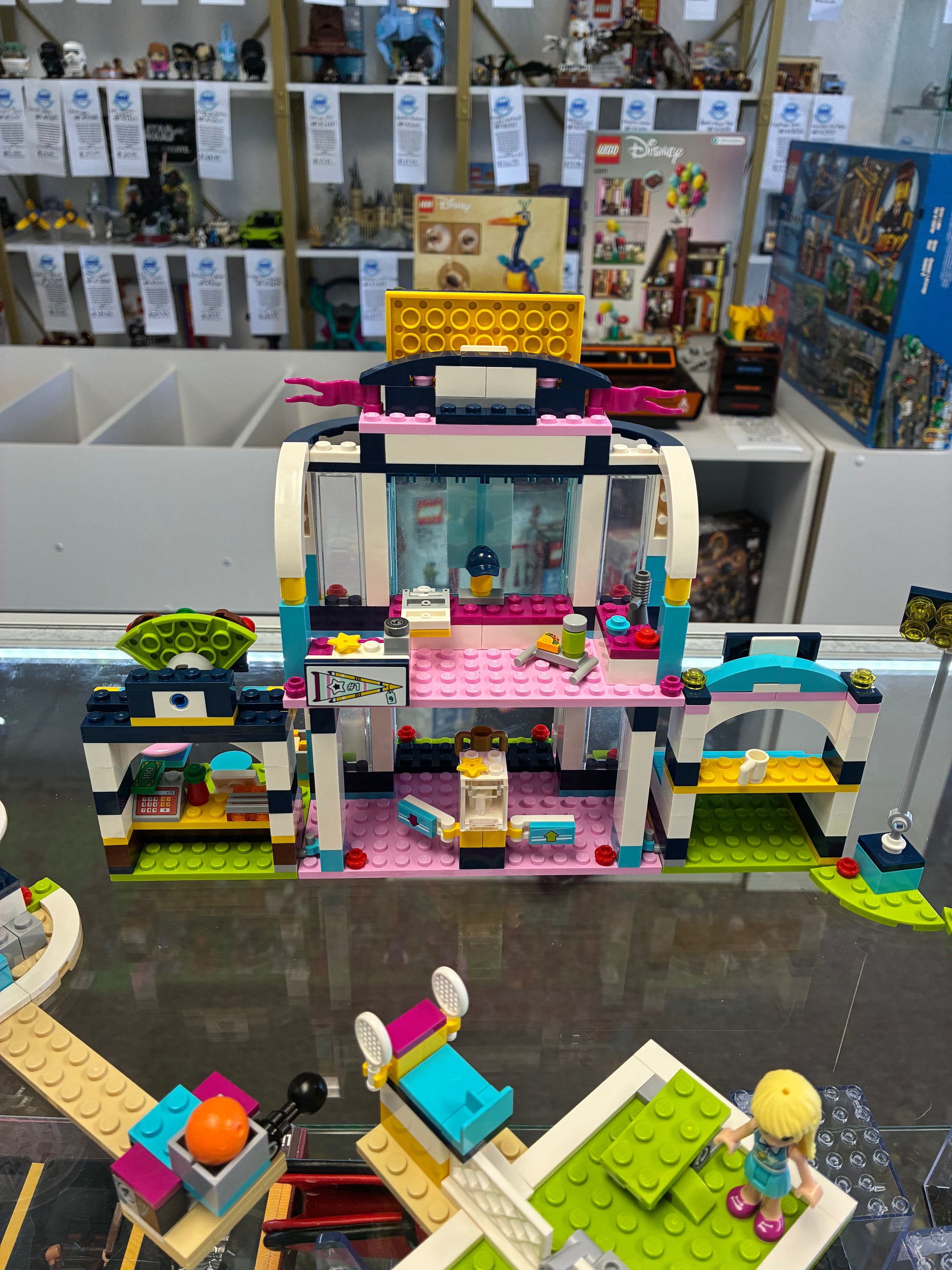 41338 Friends: Stephanie’s Sports Arena - Used