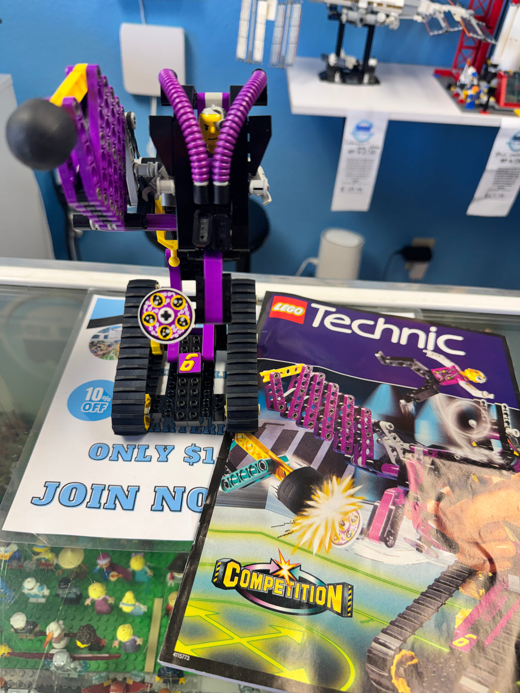 8257 Technic Cyber Strikers - Used