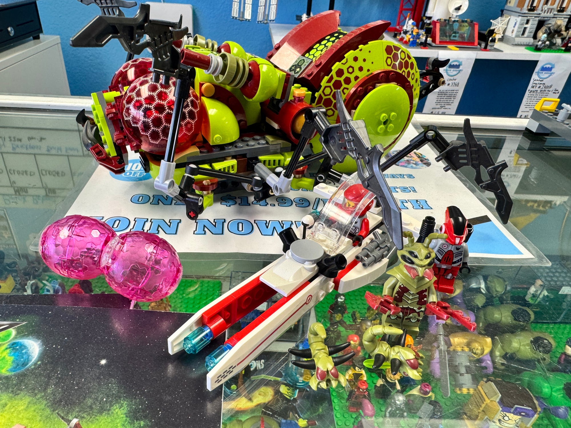70708 Galaxy Squad Hive Crawler - Used