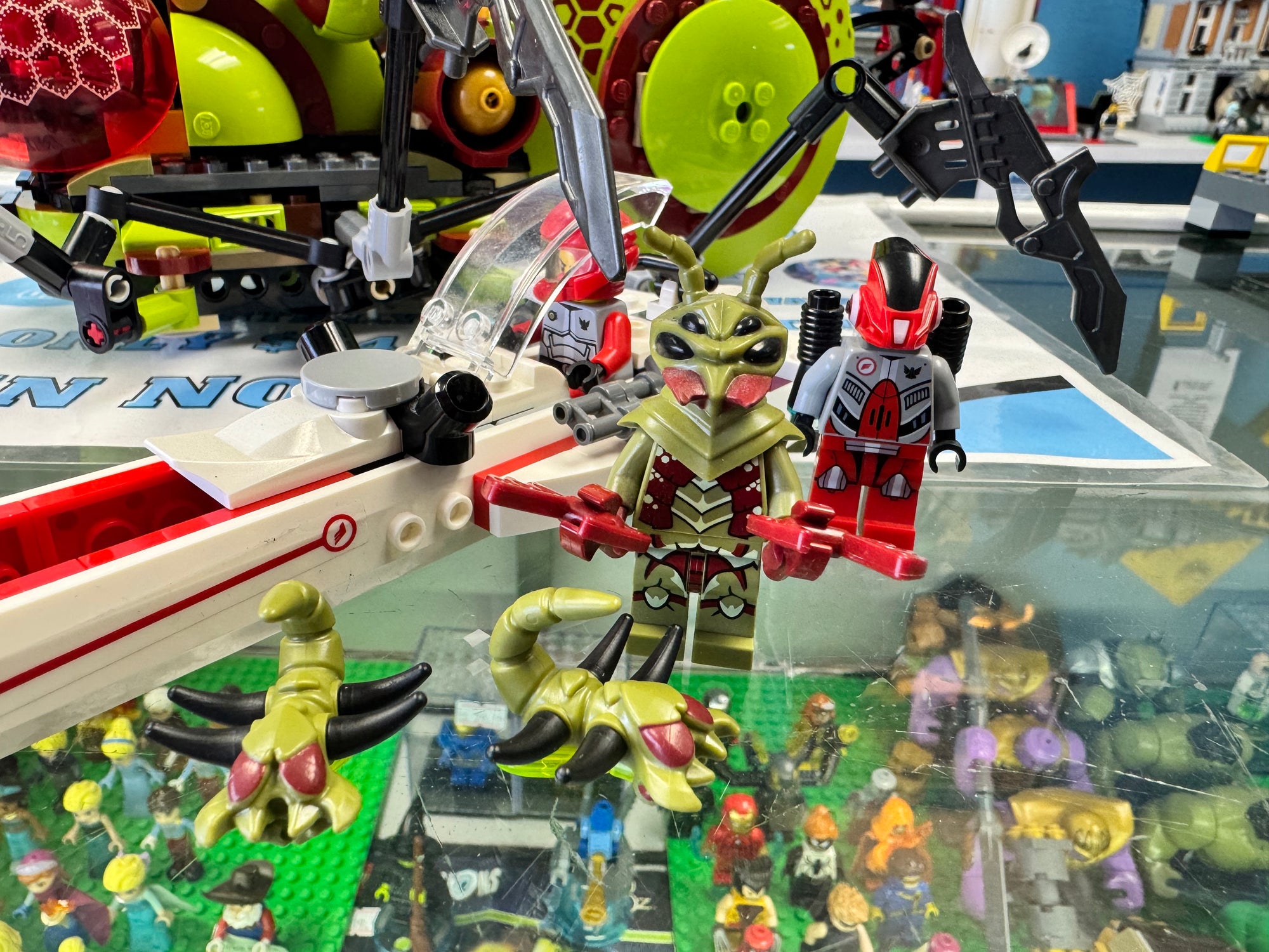 70708 Galaxy Squad Hive Crawler - Used