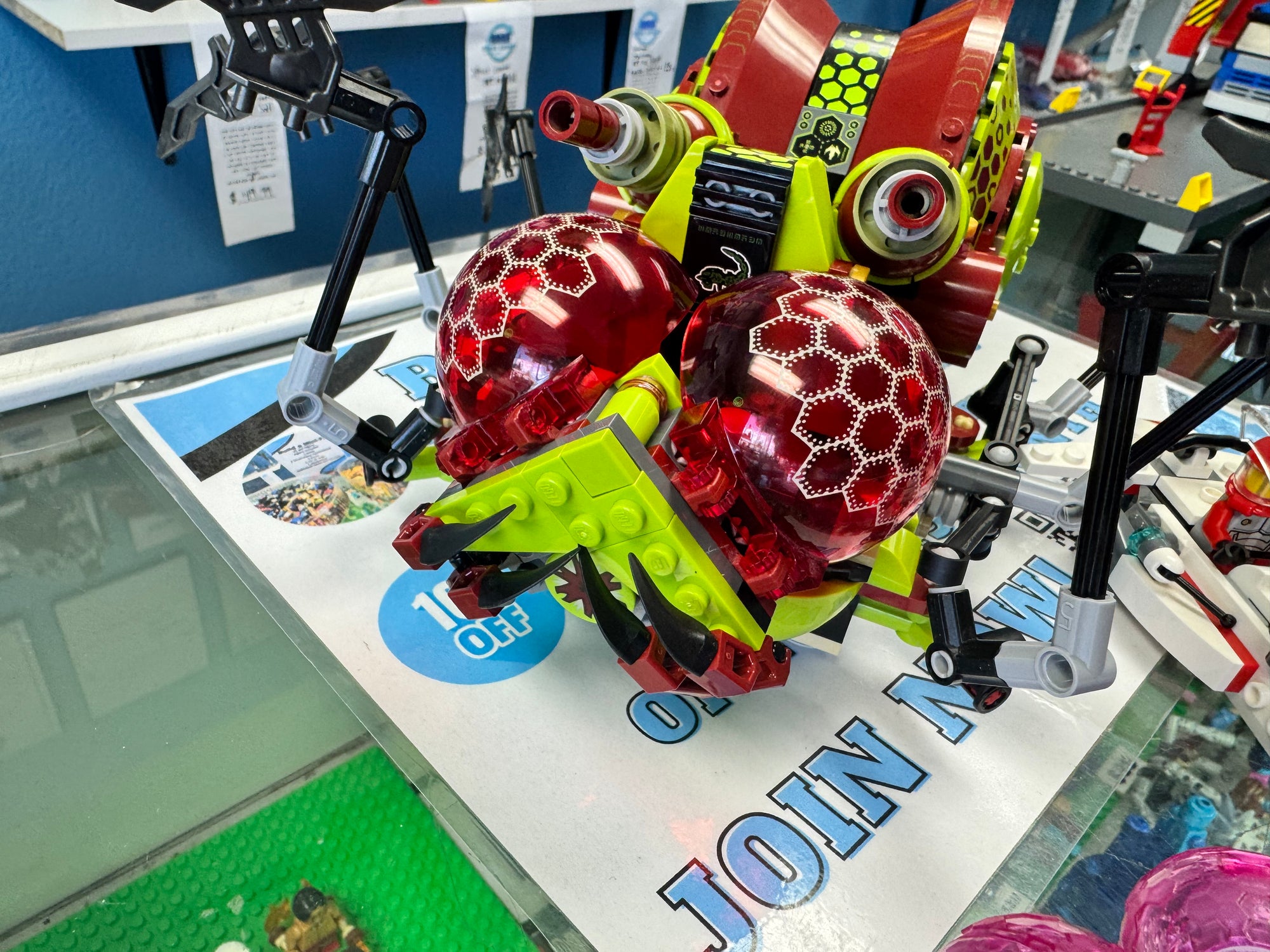 70708 Galaxy Squad Hive Crawler - Used