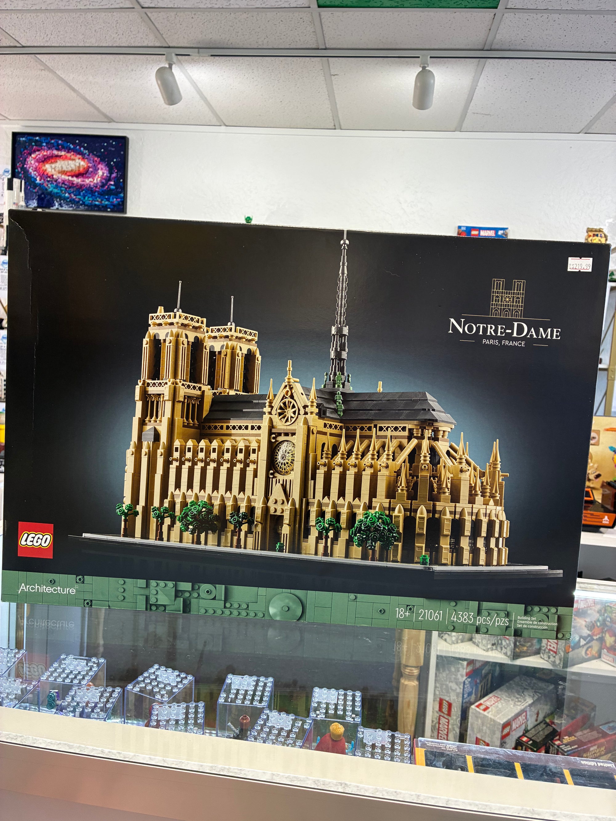 21061 Architecture: Notre-Dame - Sealed