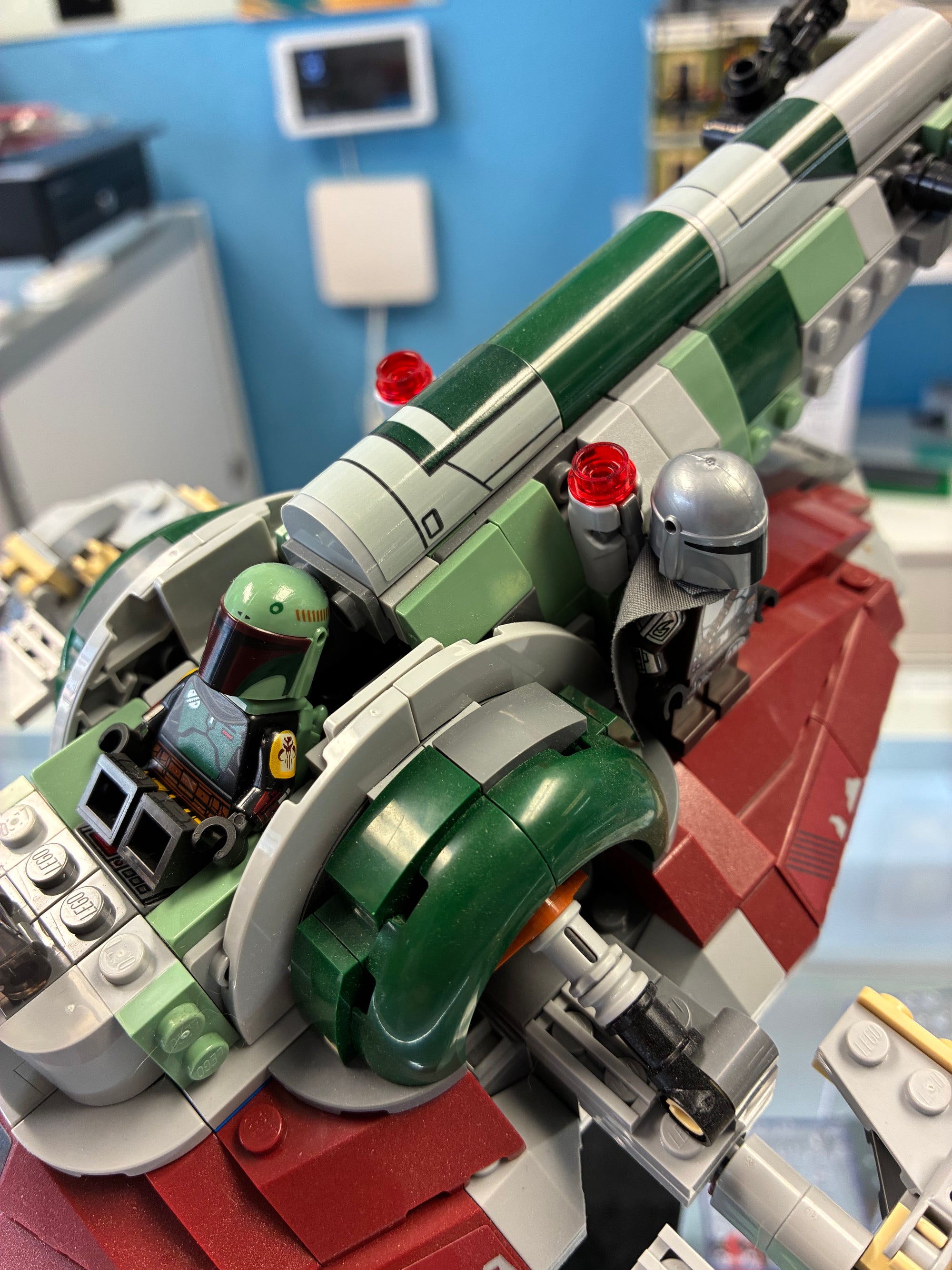 75312 Star Wars Boba Fett Ship *UPGRADED STAND* - Used