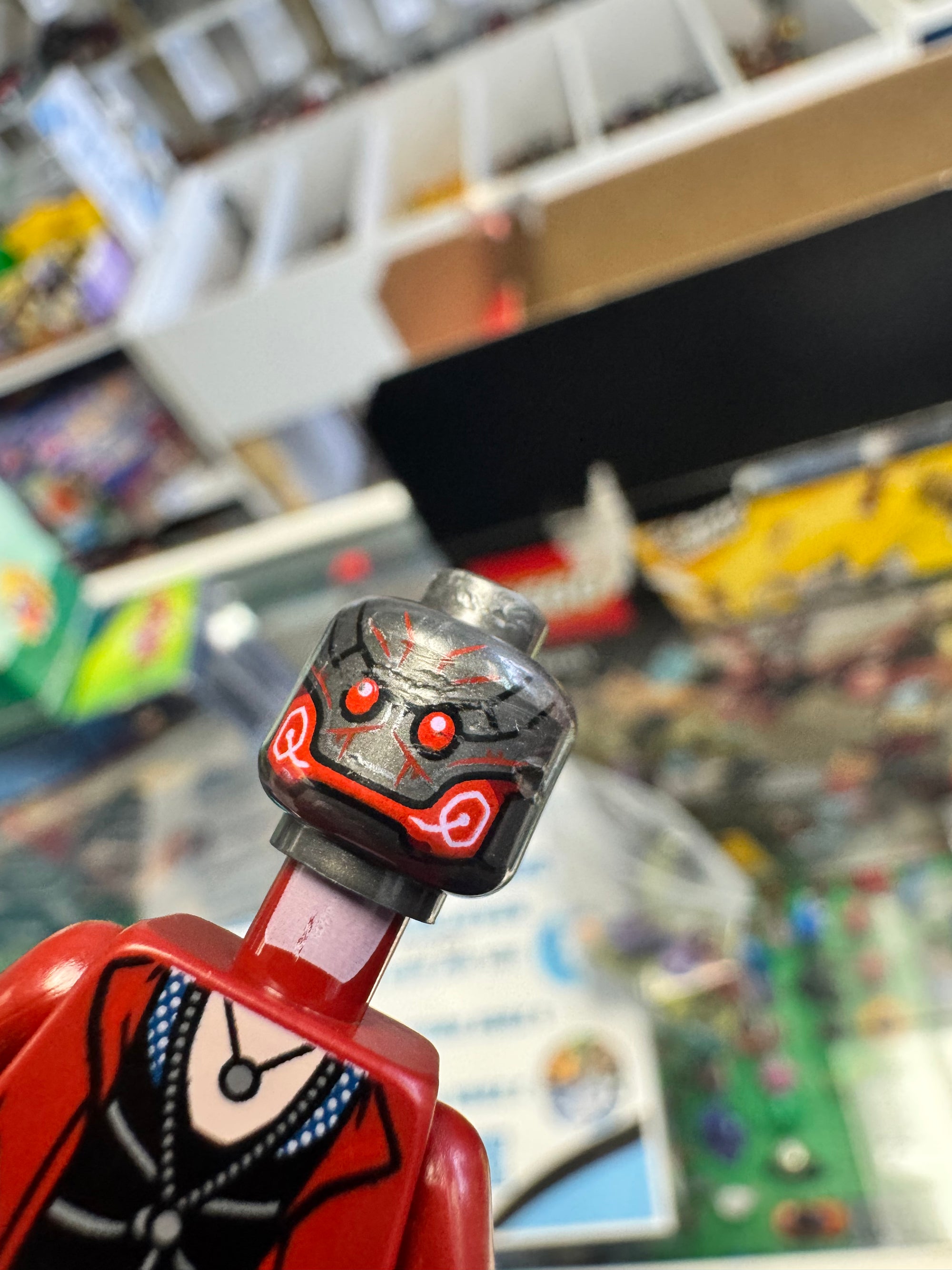76031 The Hulk Buster Smash *Face Scratches on Scarlet & Ultron - Certified