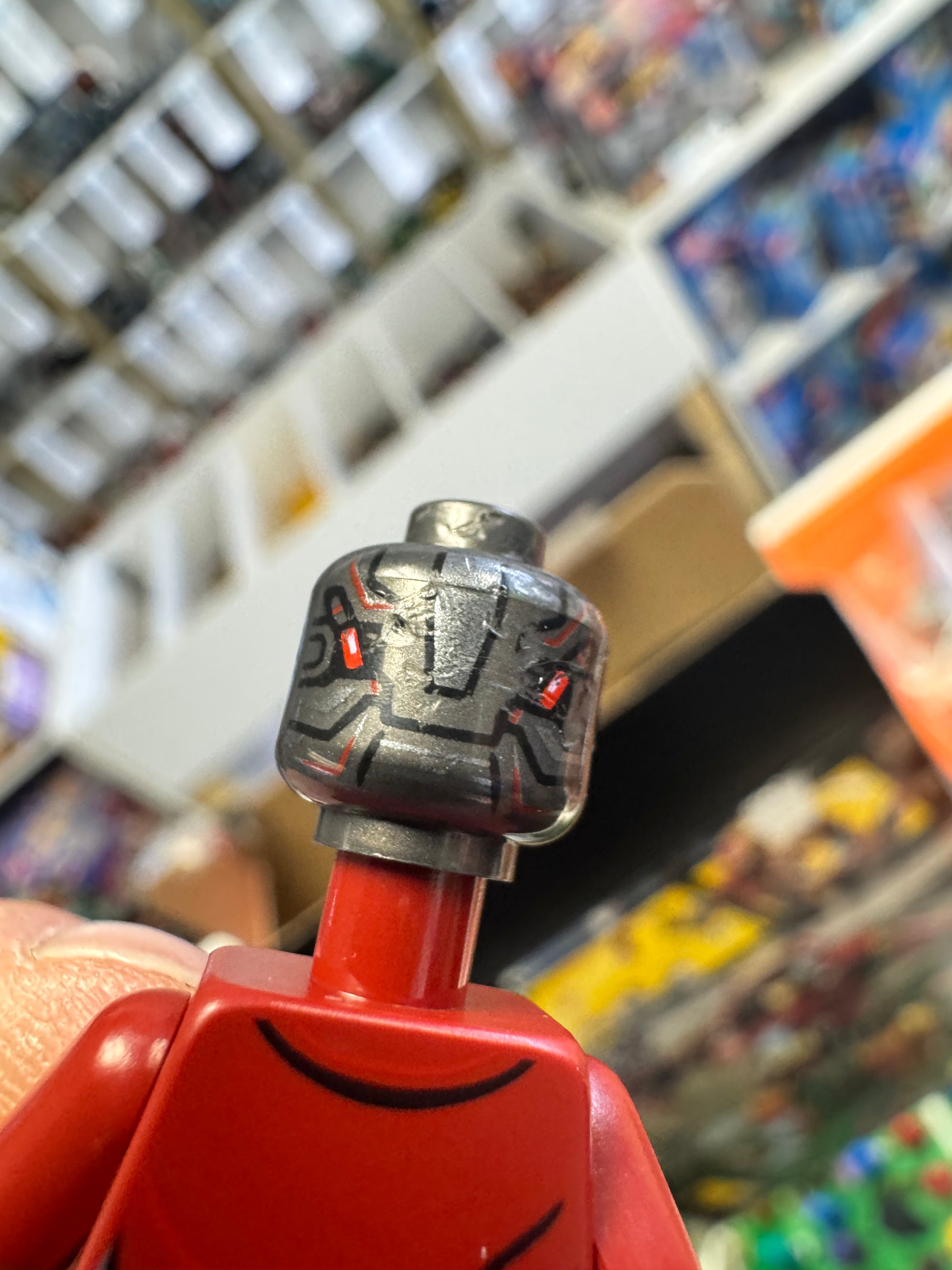 76031 The Hulk Buster Smash *Face Scratches on Scarlet & Ultron - Certified