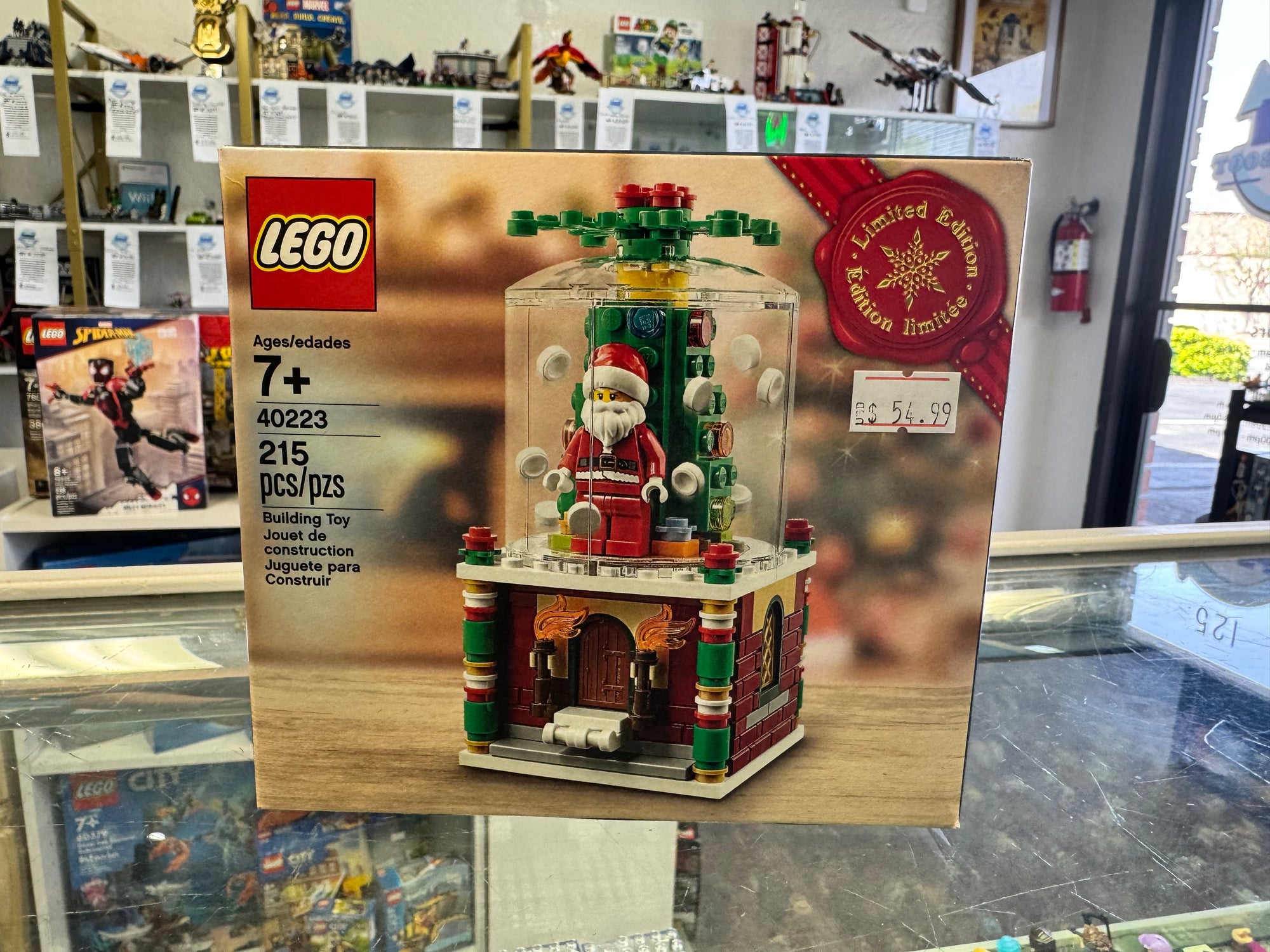 40223 Seasonal Snow Globe GWP - Sealed