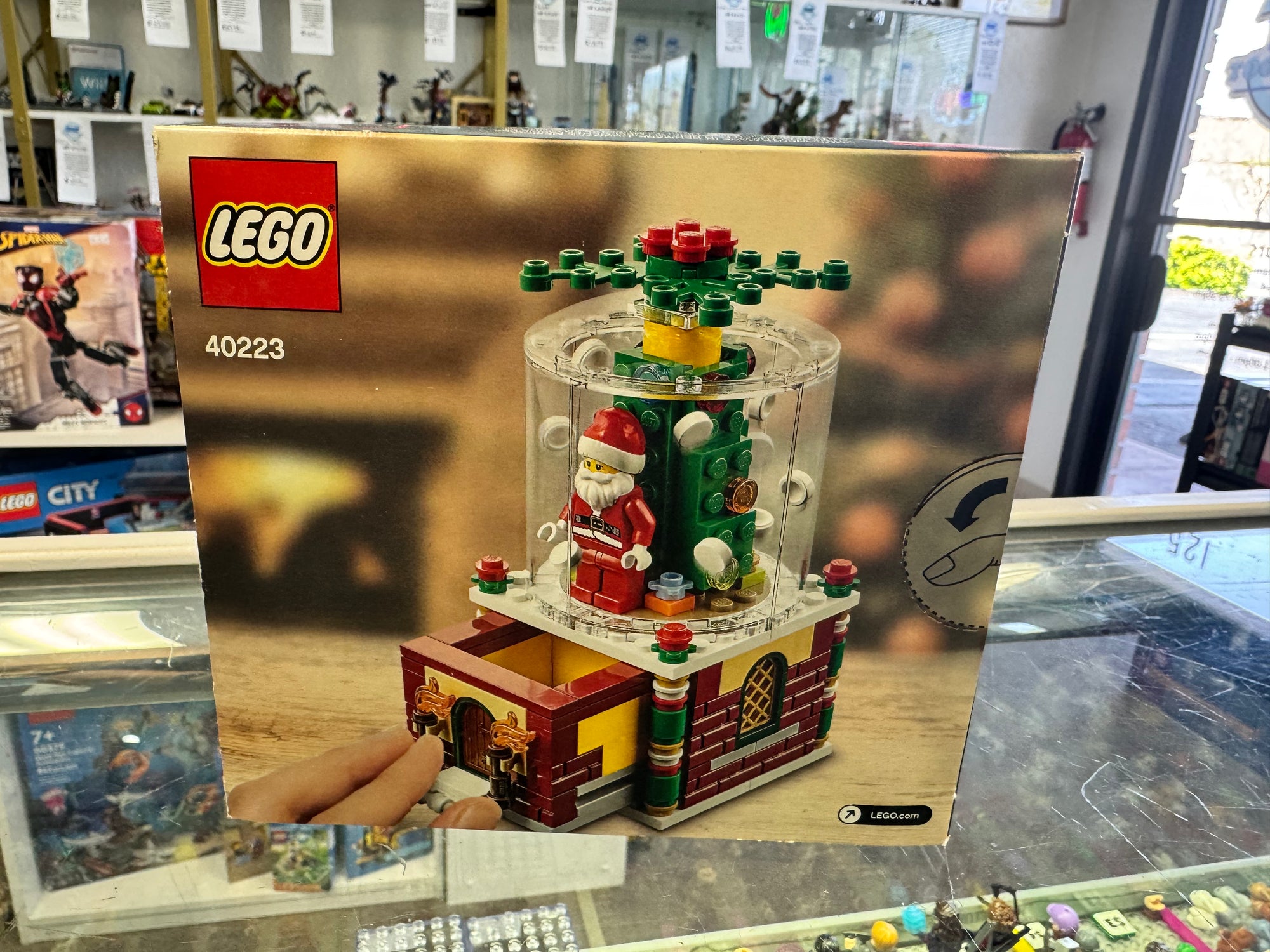 40223 Seasonal Snow Globe GWP - Sealed