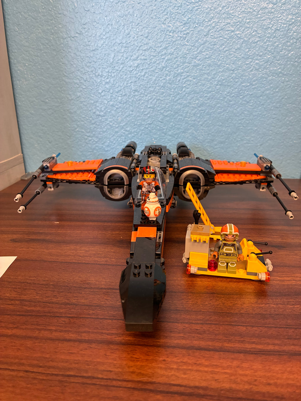 75102 Star Wars Poe’s X-Wing *MISSING 1 FIG* - Used