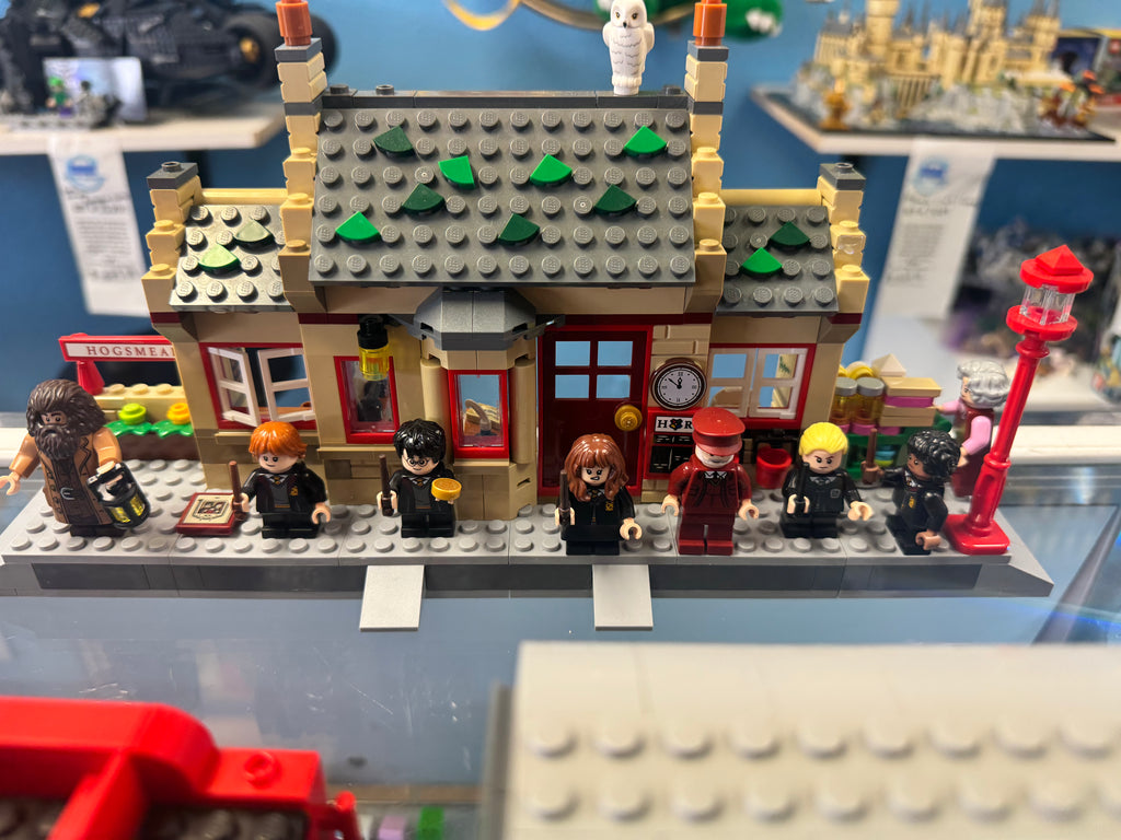 76423 Harry Potter Hogsmeade Station - Used