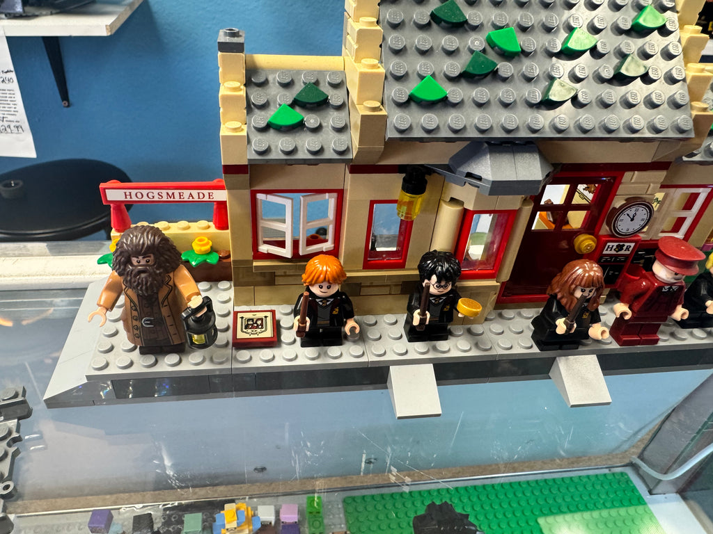 76423 Harry Potter Hogsmeade Station - Used