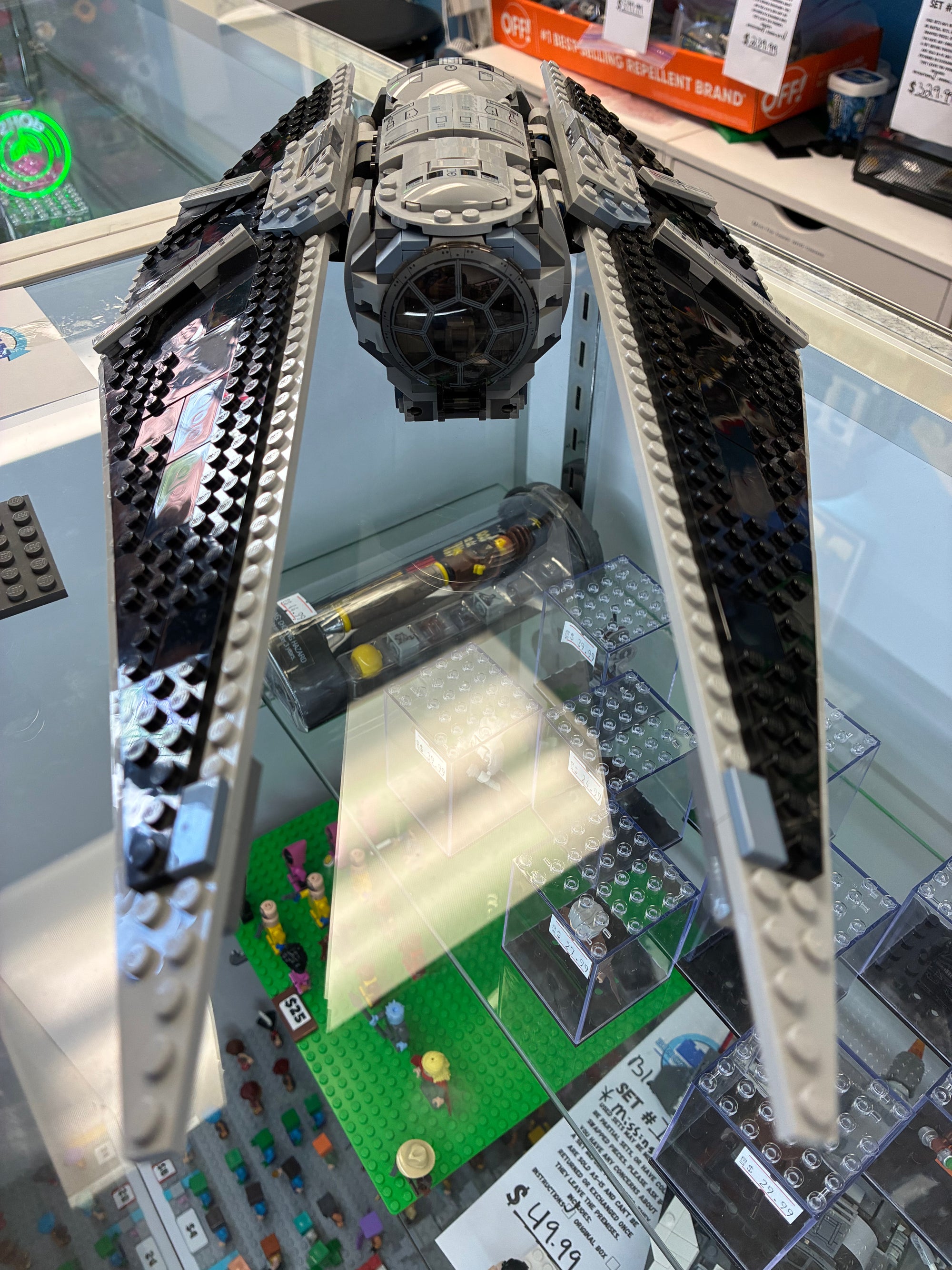 75154 Star Wars TIE Striker *MISSING 2 FIGS* - Used
