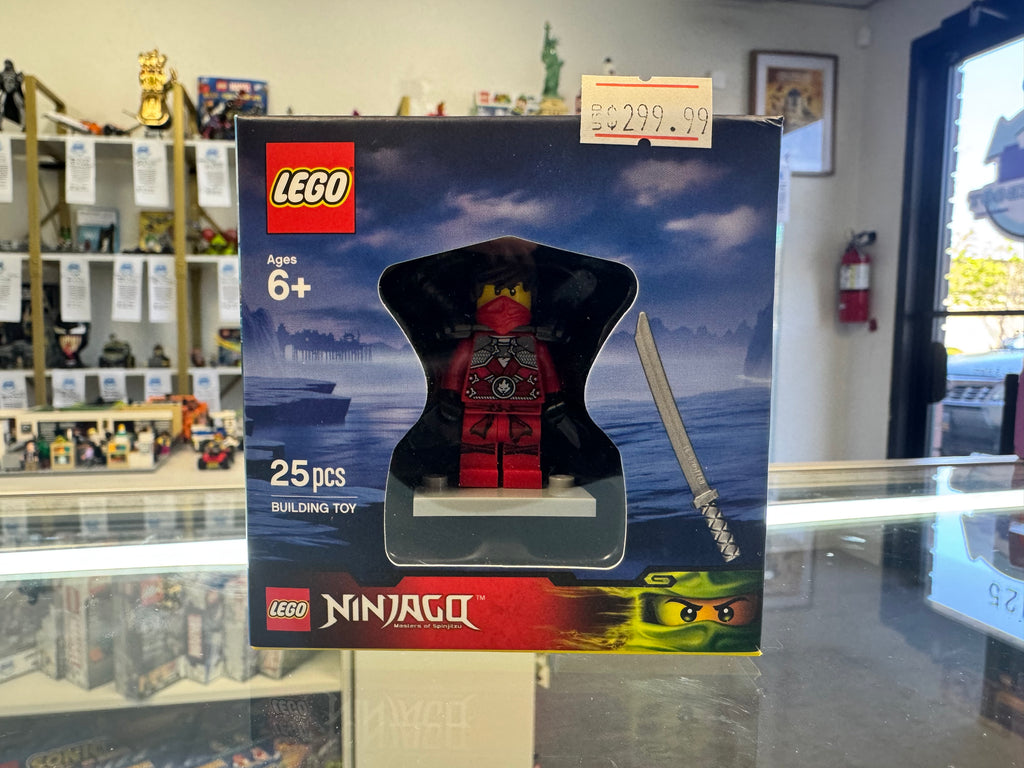 5004077 2015 Target Minifigure Gift Set - Sealed