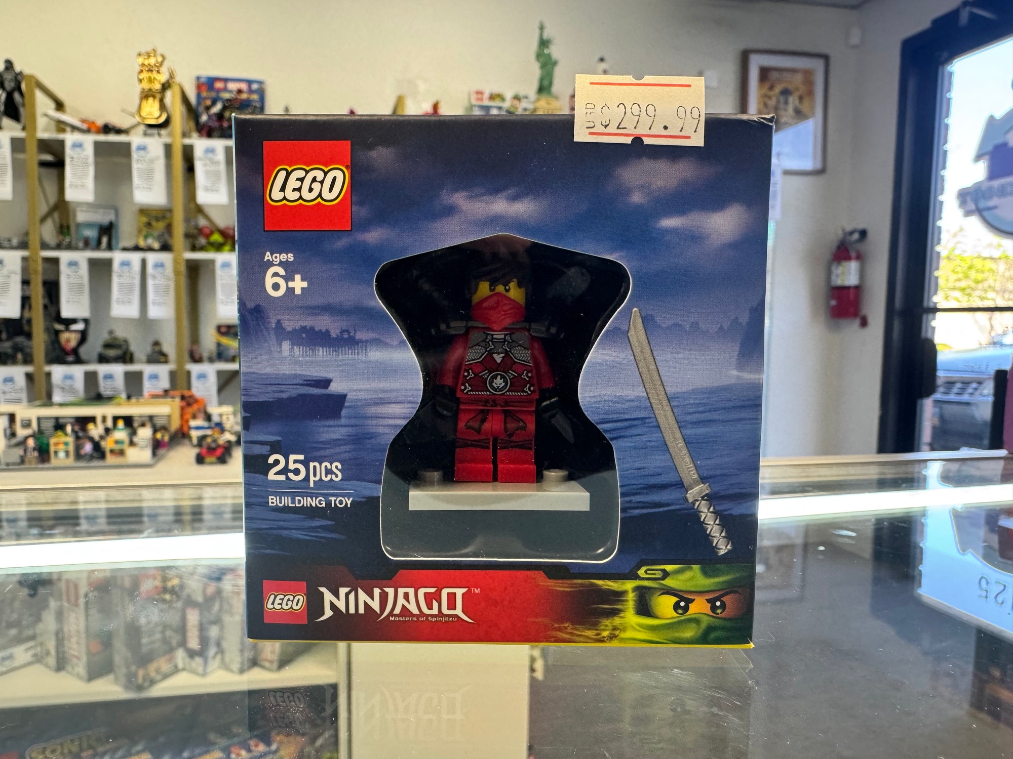 5004077 2015 Target Minifigure Gift Set - Sealed