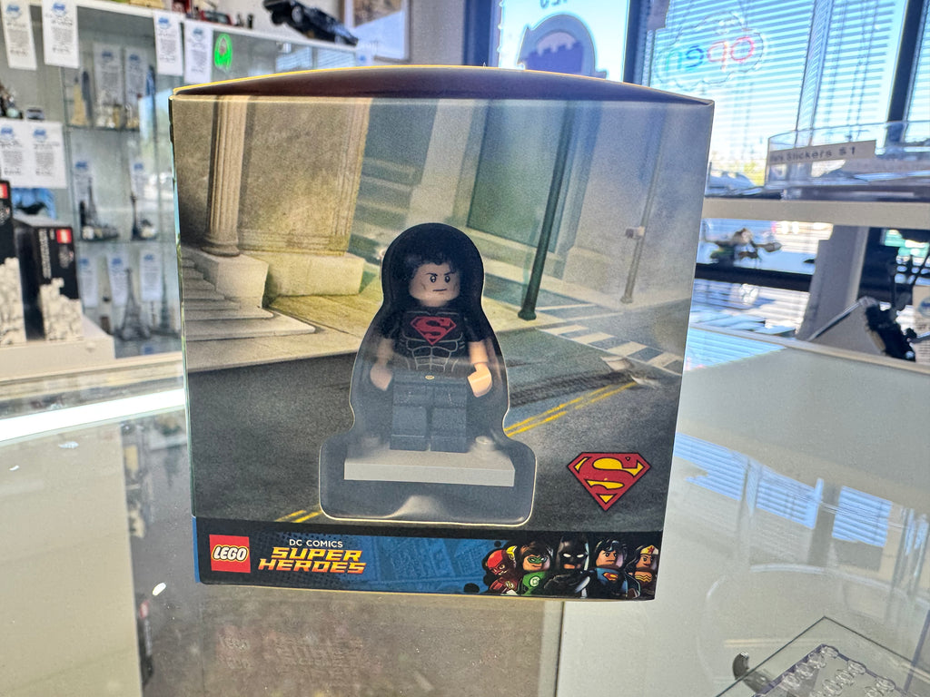 5004076 2015 Target Exclusive Lloyd DX cube - Sealed