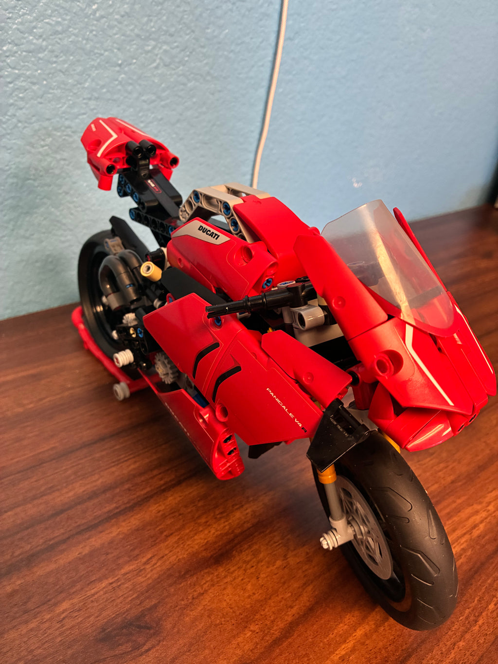 42107 Technic Ducati Panigale V4 R - Used