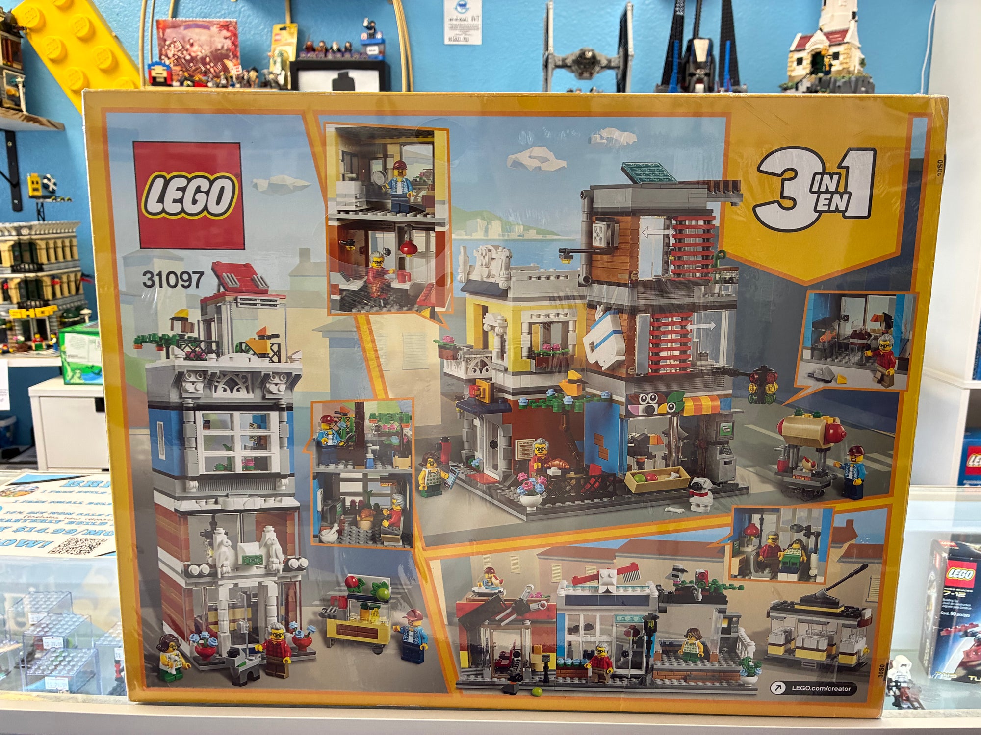 31097 Creator 3-in-1 Townhouse Pet Shop & Cafe - Certified