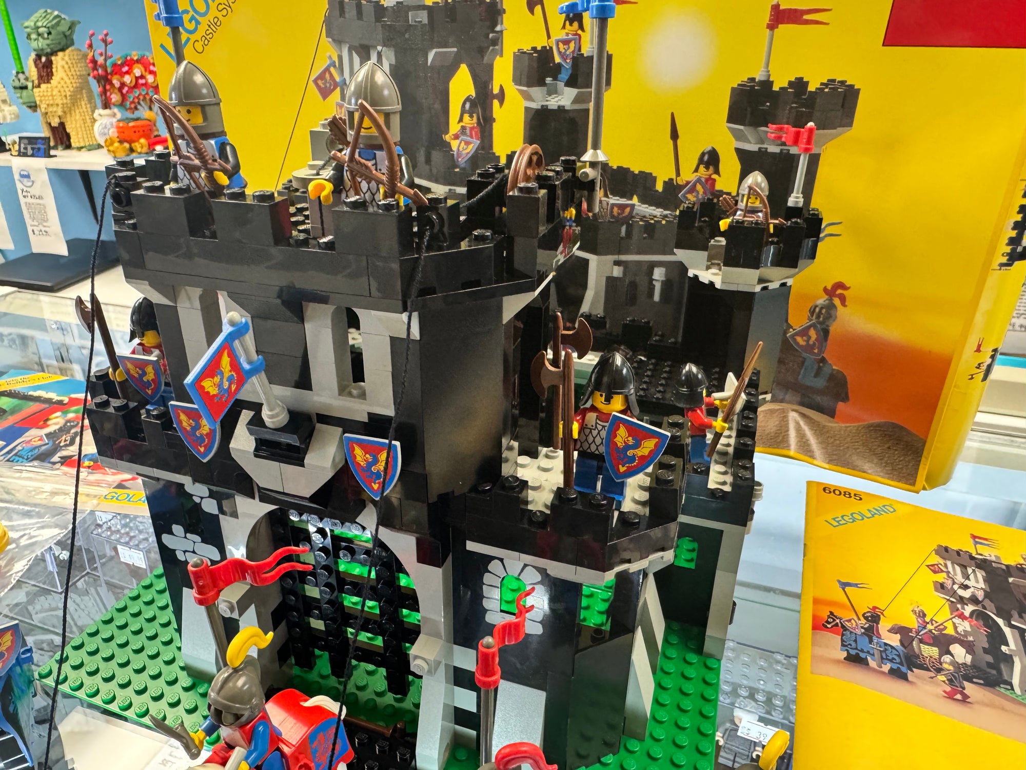 6085 Black Monarchs Castle - Used