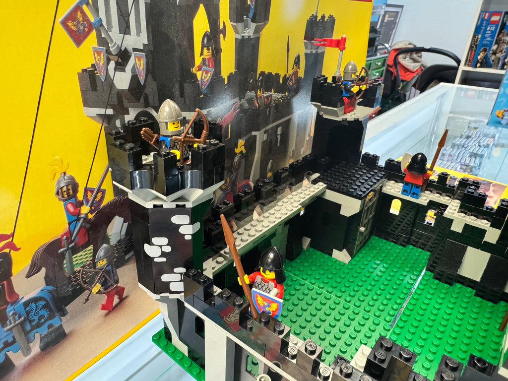 6085 Black Monarchs Castle - Used
