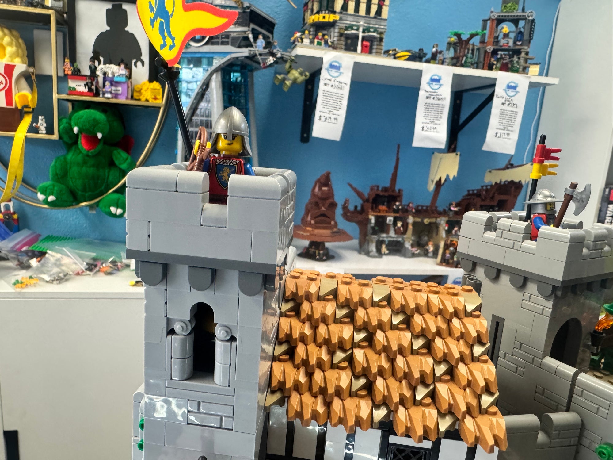 10305 The Lion Knights Castle *MISSING 2 FIGS* - Used