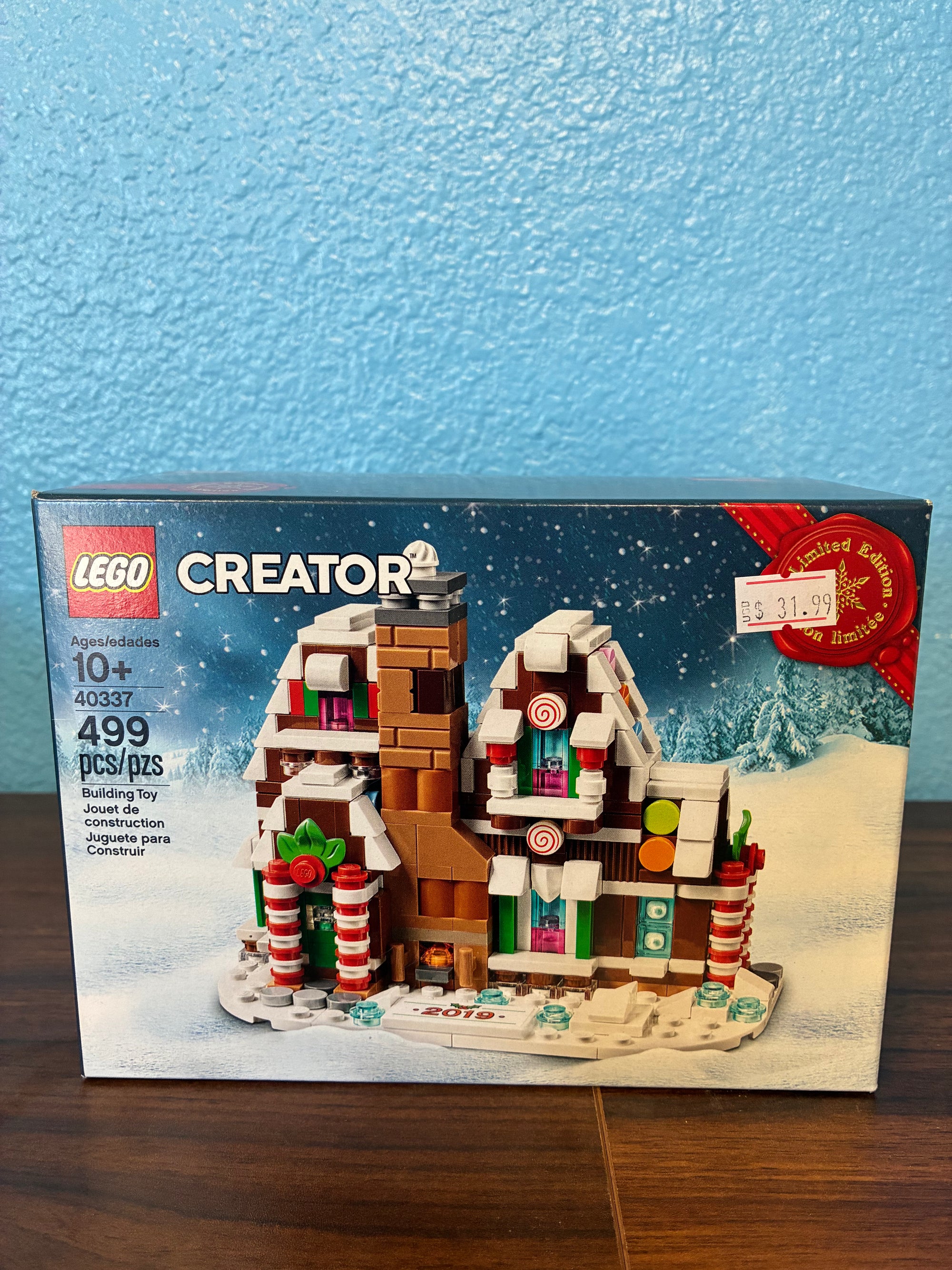 40337 Microscale Gingerbread House - Sealed