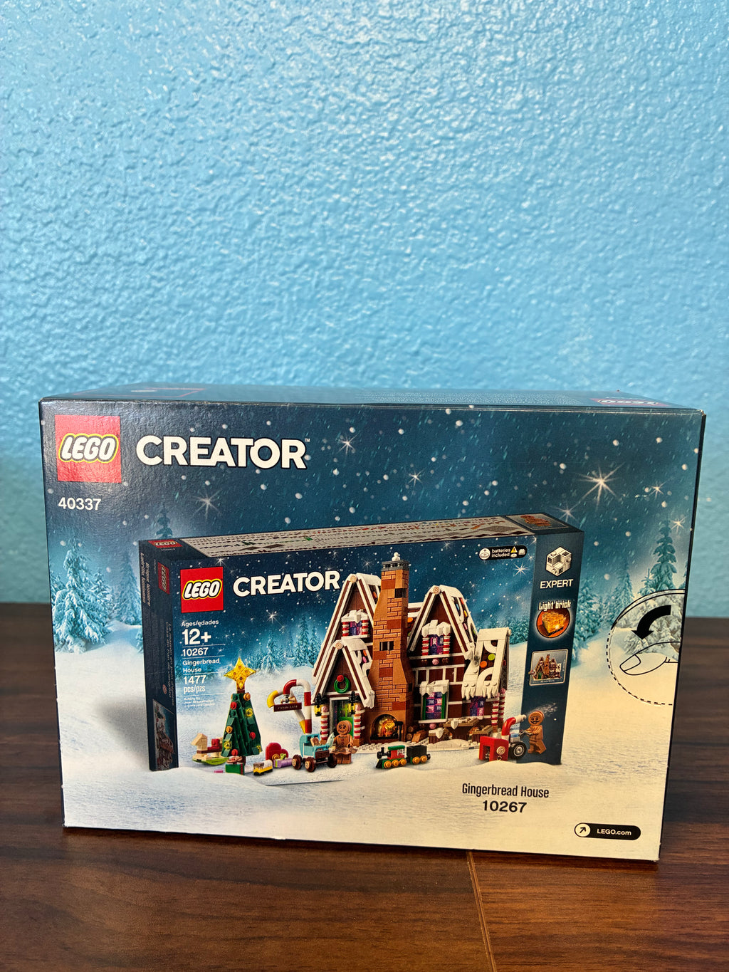 40337 Microscale Gingerbread House - Sealed