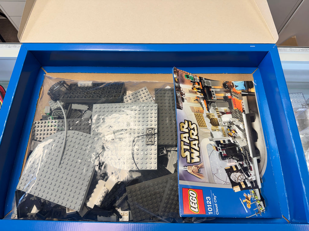 10123 Star Wars Cloud City - Used