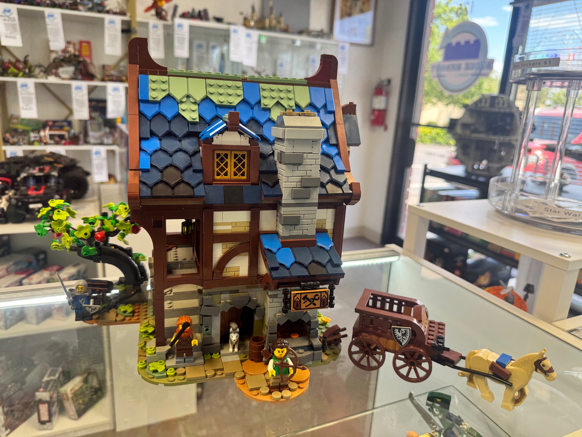 21325 Medieval Blacksmith *MISSING 1 fig* - Used