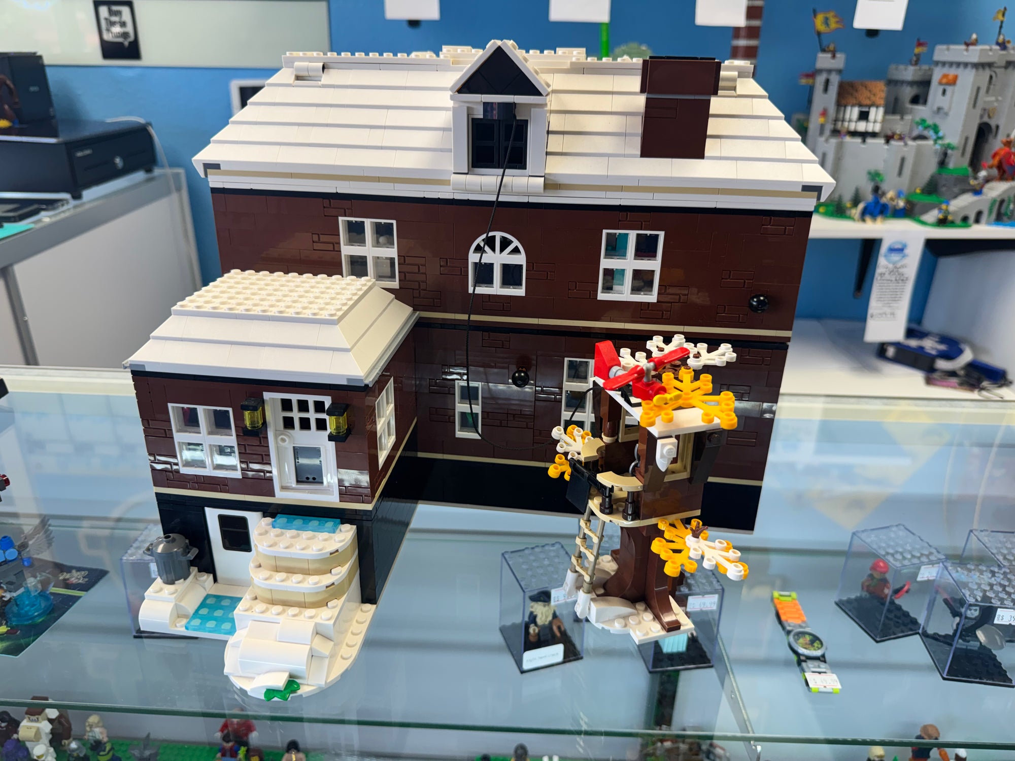 21330 Home Alone House *MISSING 4 Figs* - Used