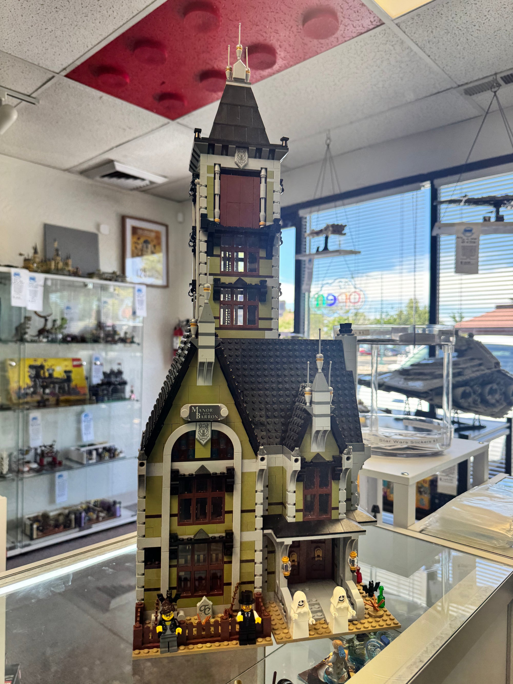 10273 Creator Haunted House *MISSING 4 Figs* - Used