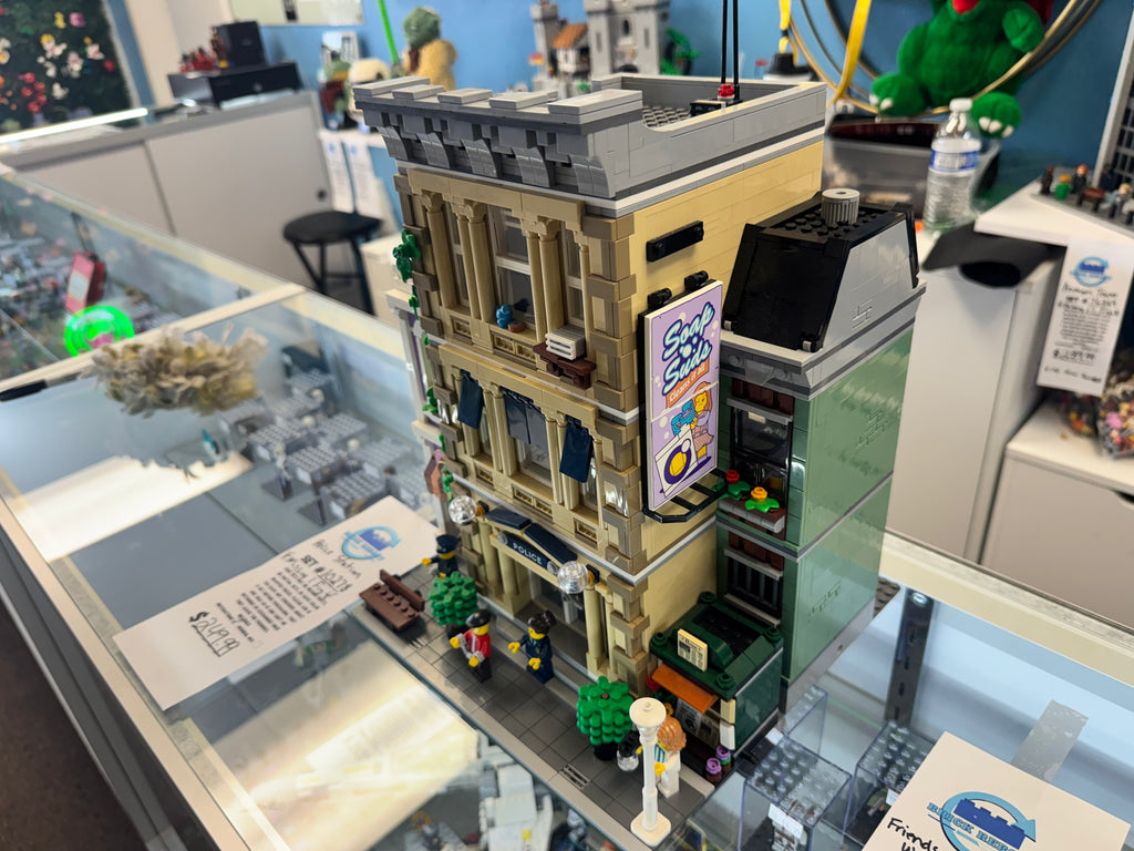 10278 Police Station Modular Building *MISSING 1 Fig* - Used