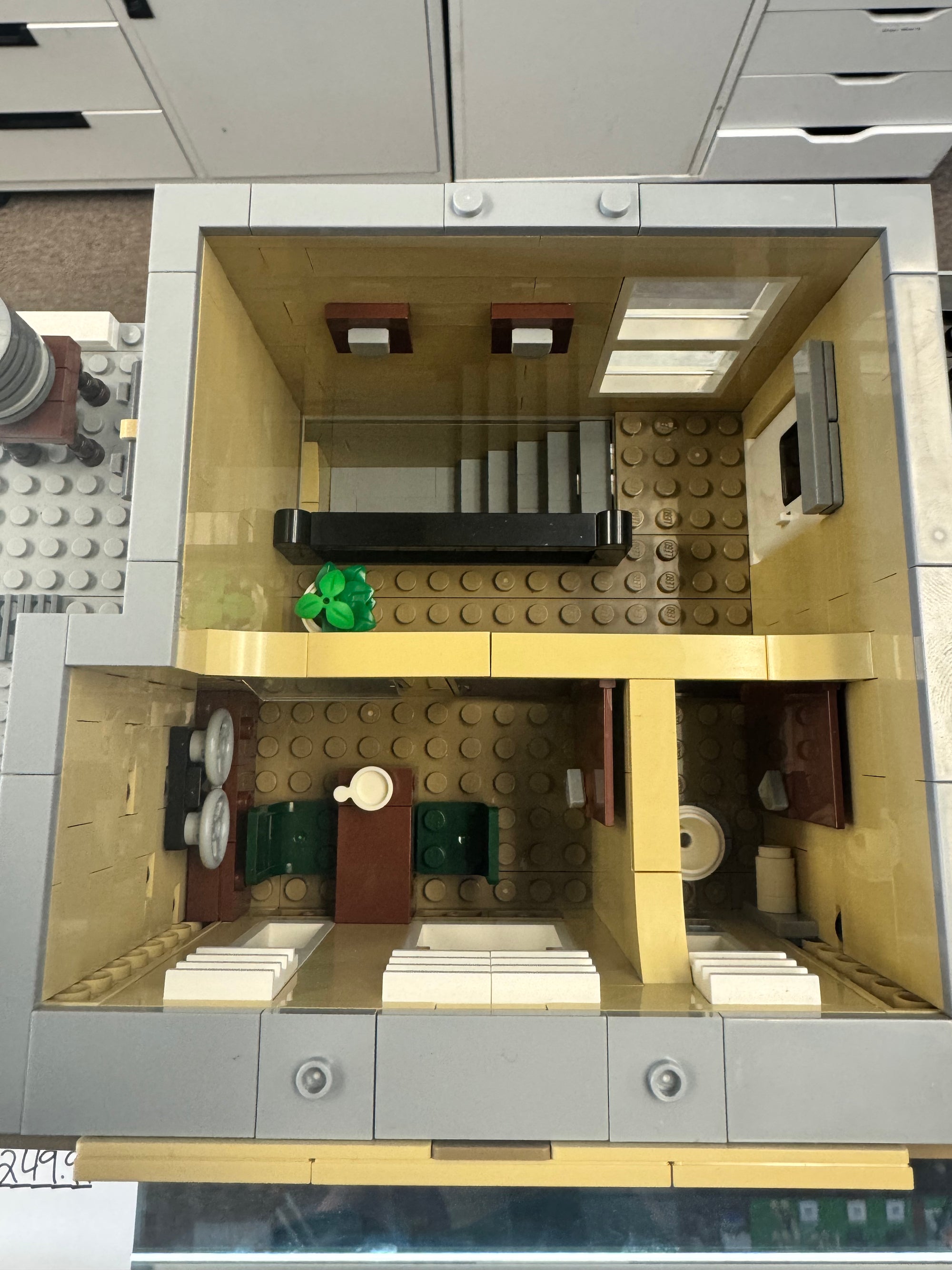 10278 Police Station Modular Building *MISSING 1 Fig* - Used