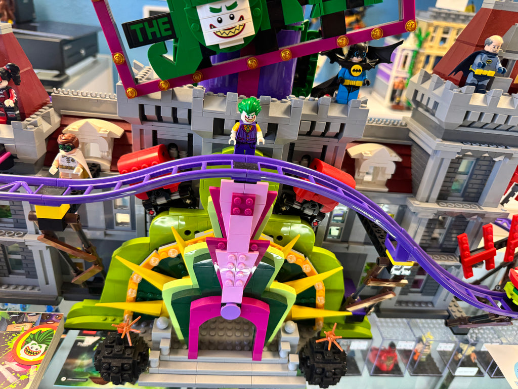 70922 The Joker Manor *MISSING 3 Figs* - Used