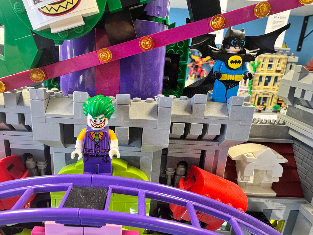 70922 The Joker Manor *MISSING 3 Figs* - Used