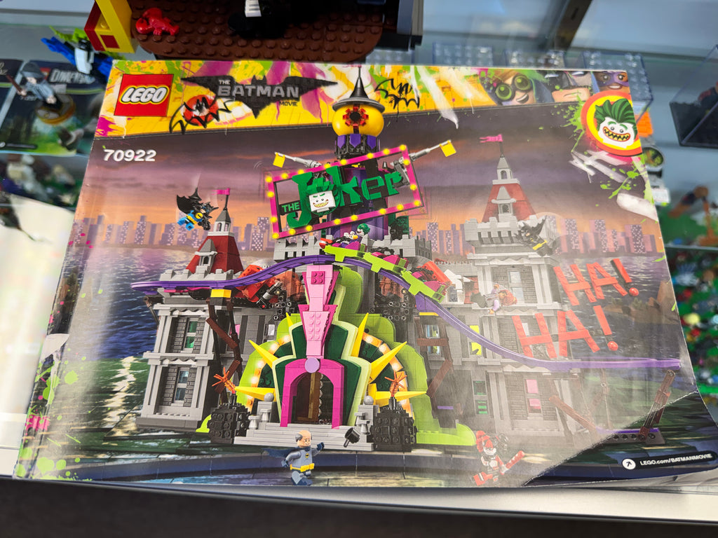 70922 The Joker Manor *MISSING 3 Figs* - Used