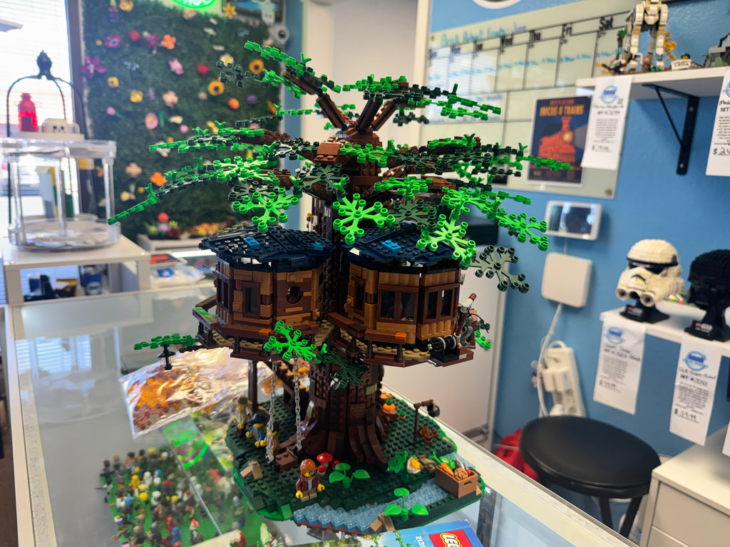 21318 Ideas Tree House - Used