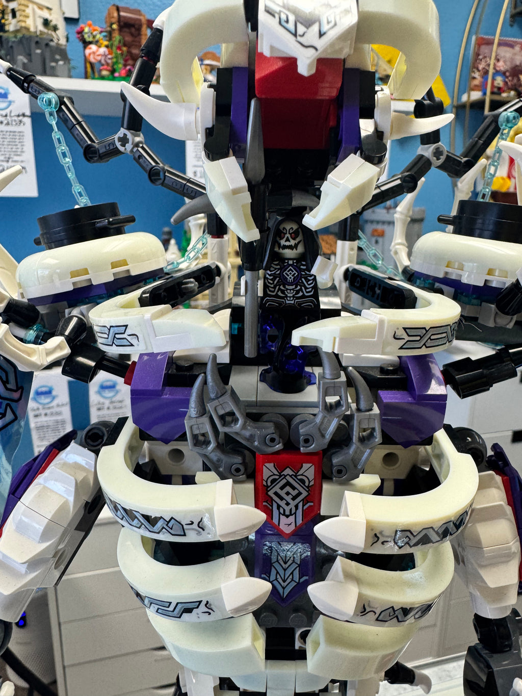 80028 The Bone Demon * MISSING 2 FIGS* - Used