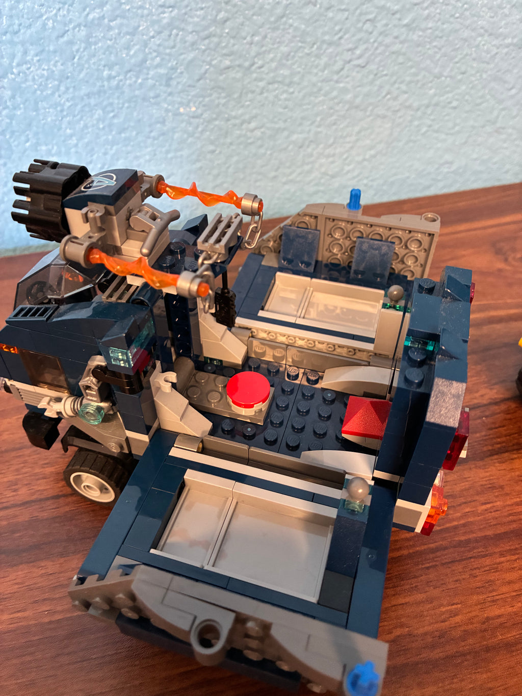 76143 Marvel Avengers Truck Takedown - Used