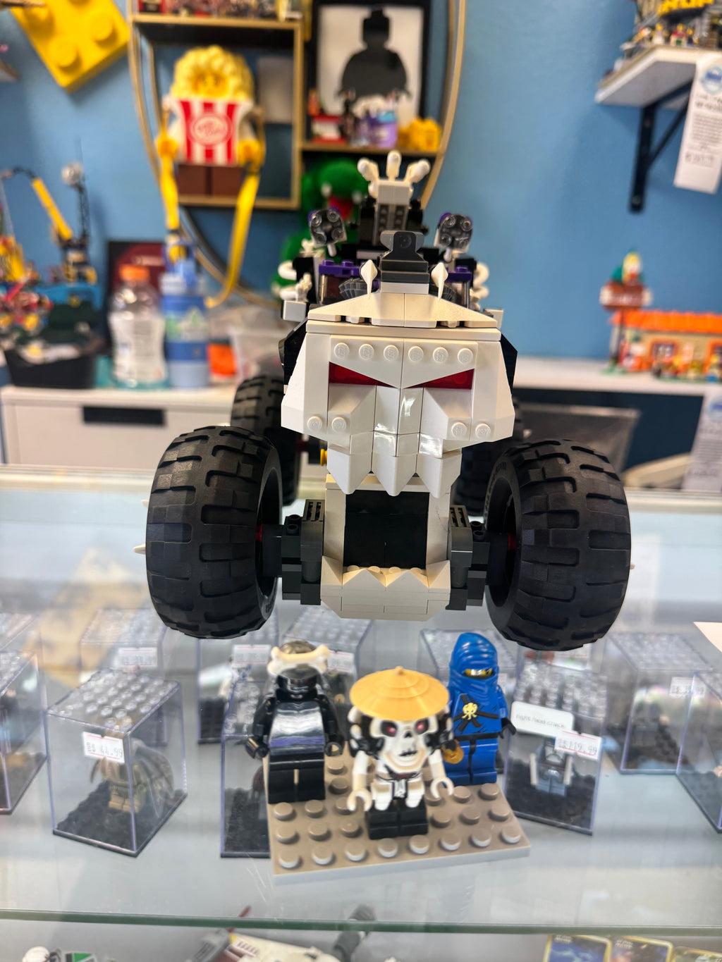 2506 Skull Truck *MISSING ZANE*  *YELLOWING ON Skeleton head* - Used