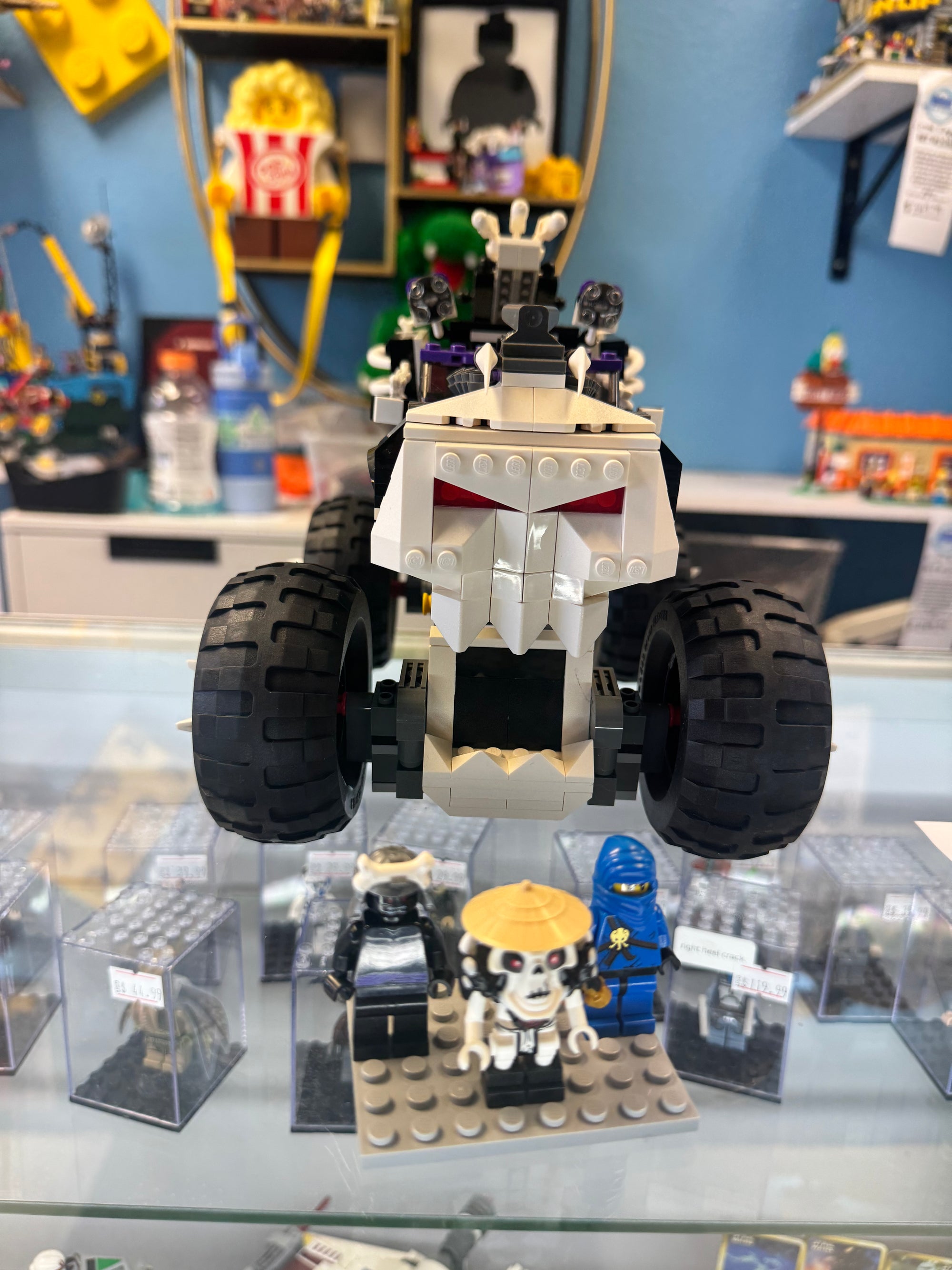 2506 Skull Truck *MISSING ZANE*  *YELLOWING ON Skeleton head* - Used