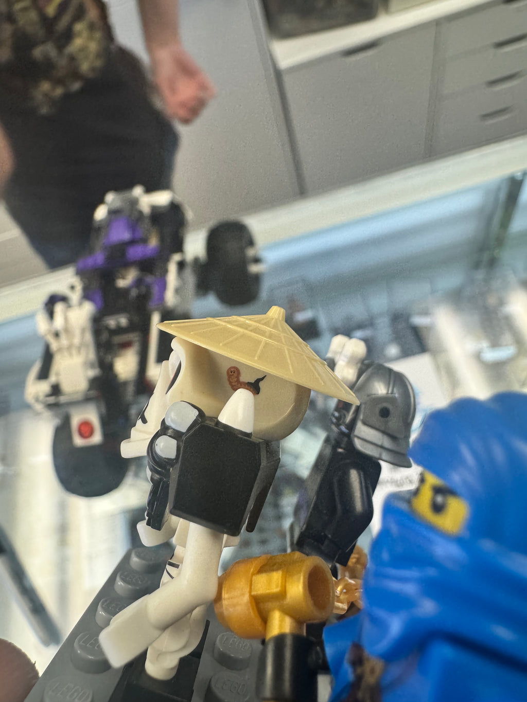 2506 Skull Truck *MISSING ZANE*  *YELLOWING ON Skeleton head* - Used