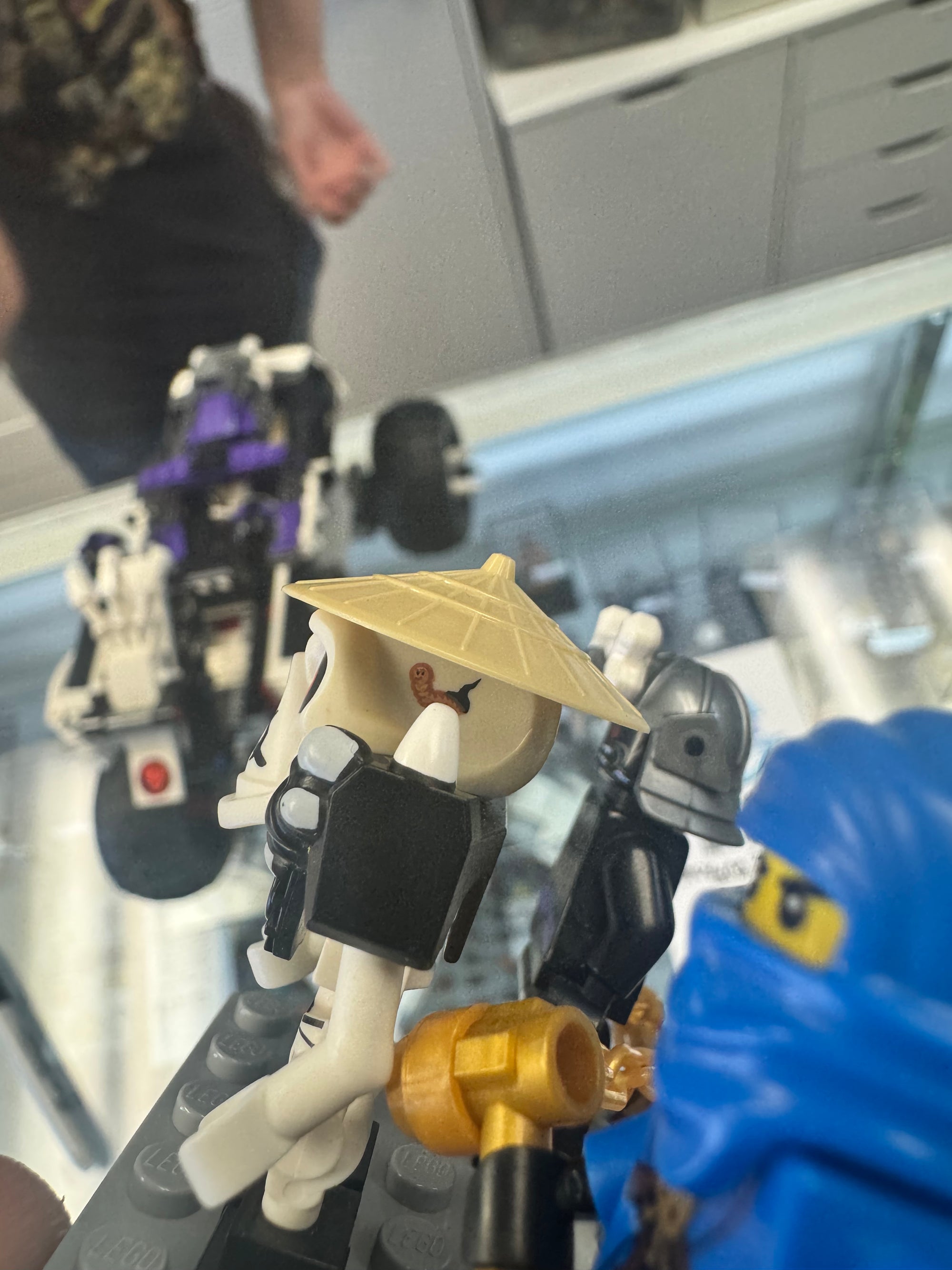 2506 Skull Truck *MISSING ZANE*  *YELLOWING ON Skeleton head* - Used