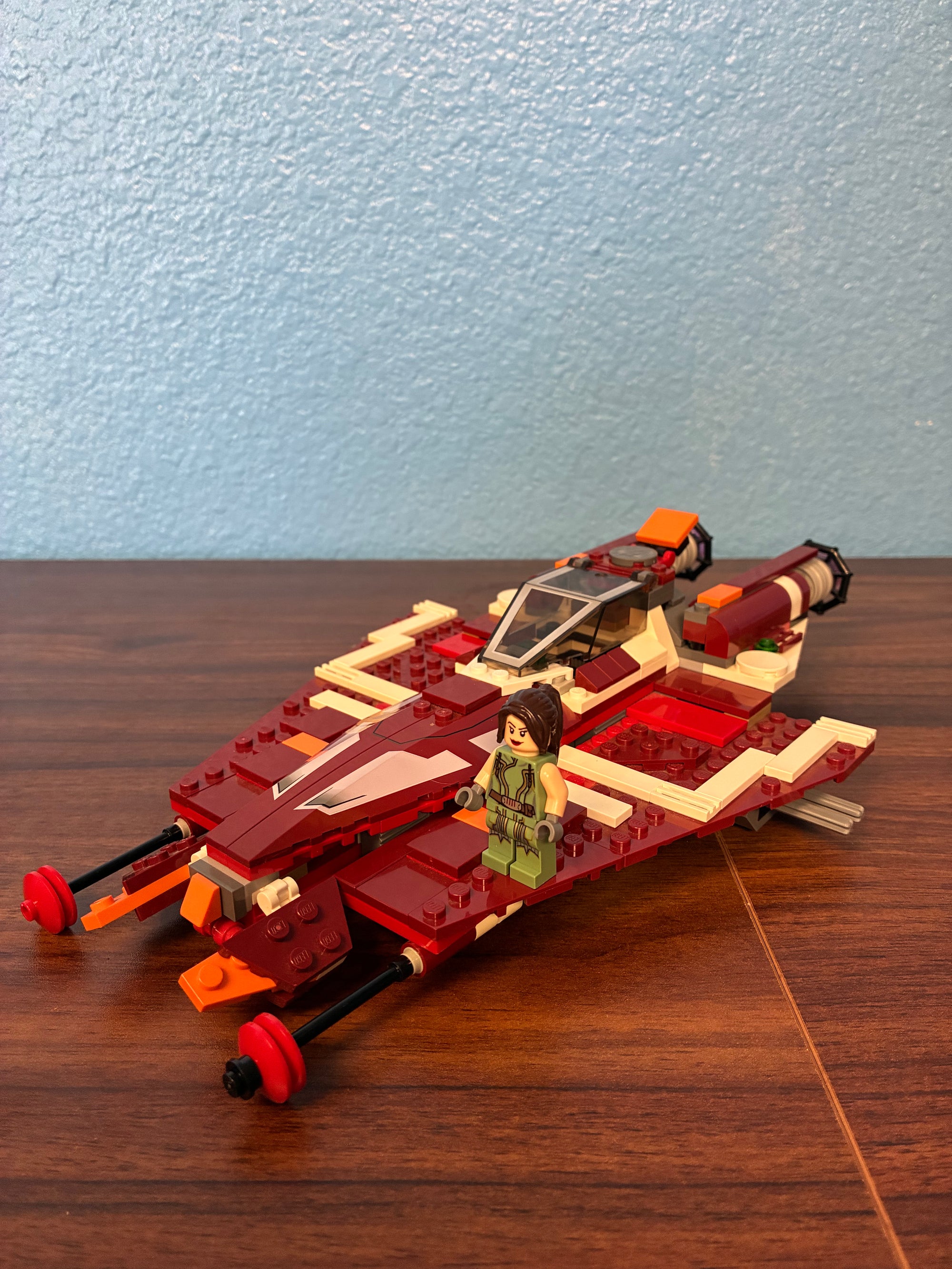 9497 Star Wars Republic Striker-Class Starfighter *MISSING 2 FIGS* - Used