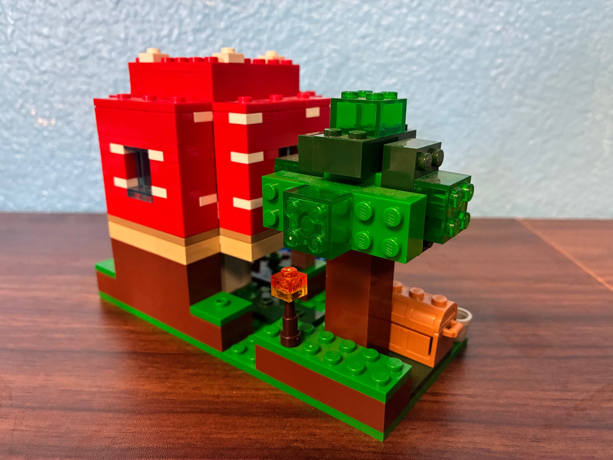 21179 Minecraft The Mushroom House - Used