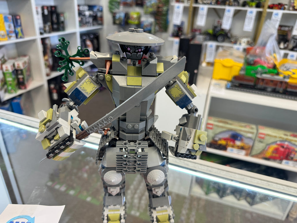70658 Oni Titan *MISSING 2 FIGS* - Used