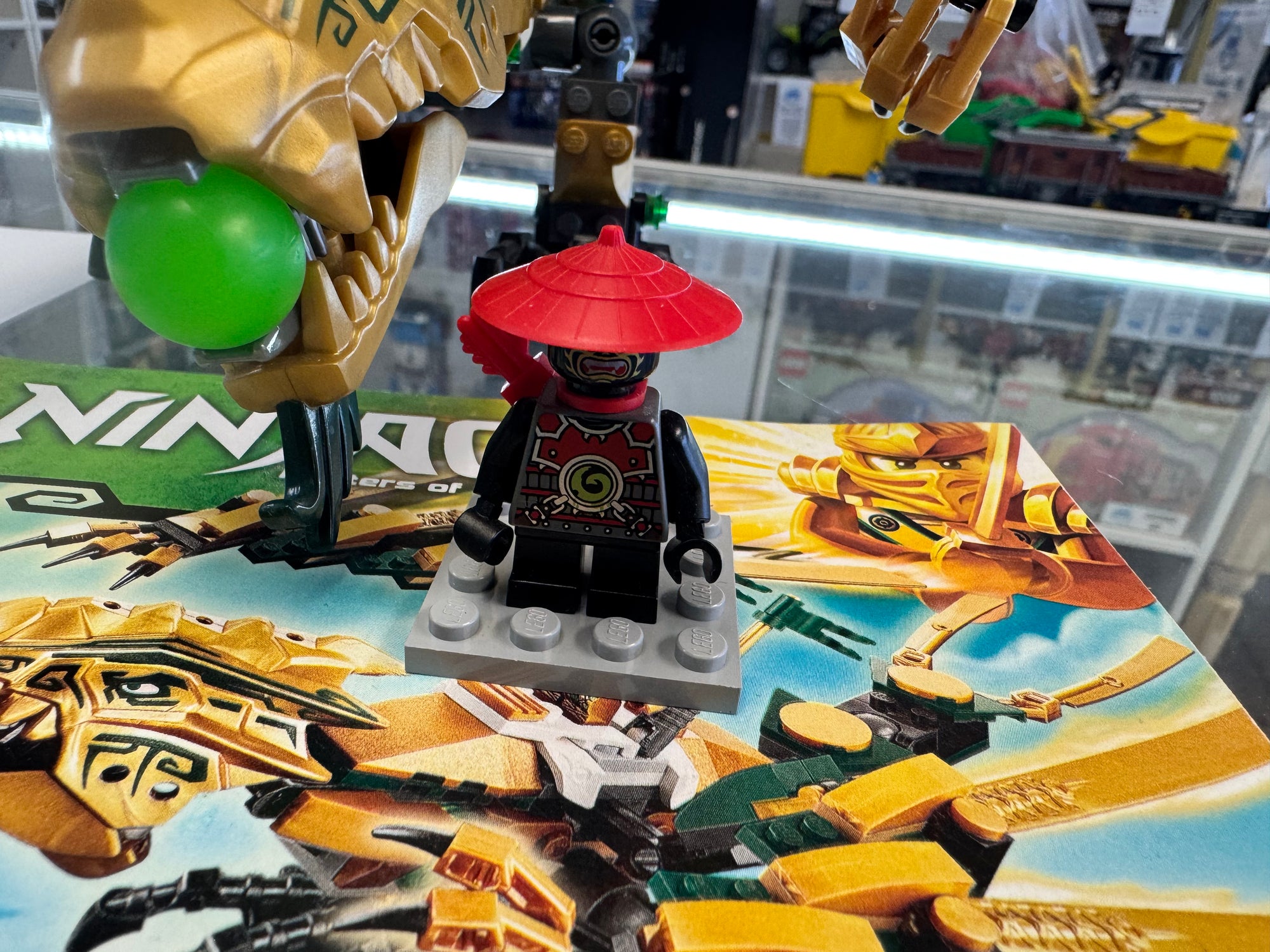 70503 The Golden Dragon *MISSING 1 FIG AND SIDE BUILD* - Used
