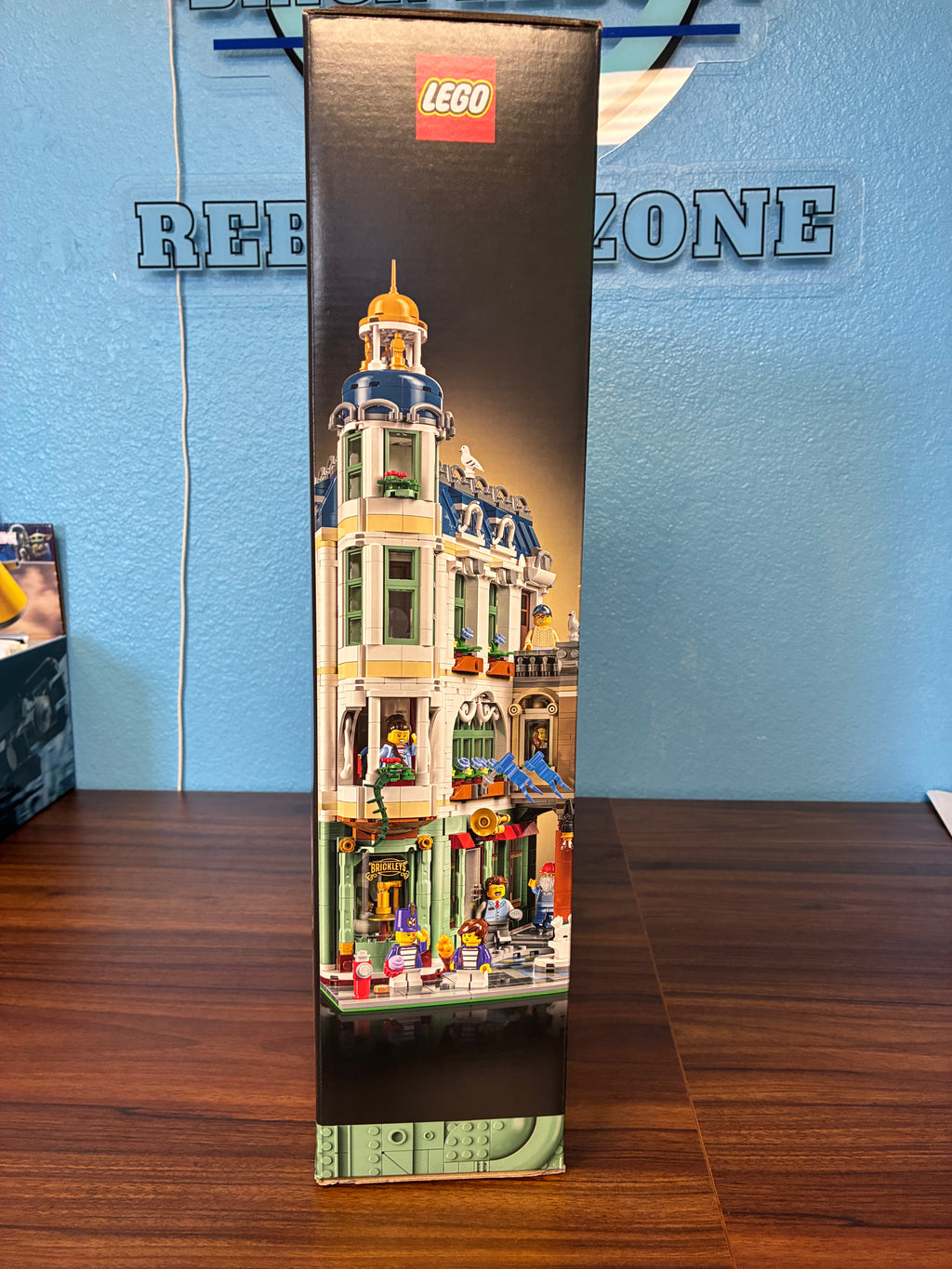 11371 ICONS Shopping Street - Sealed
