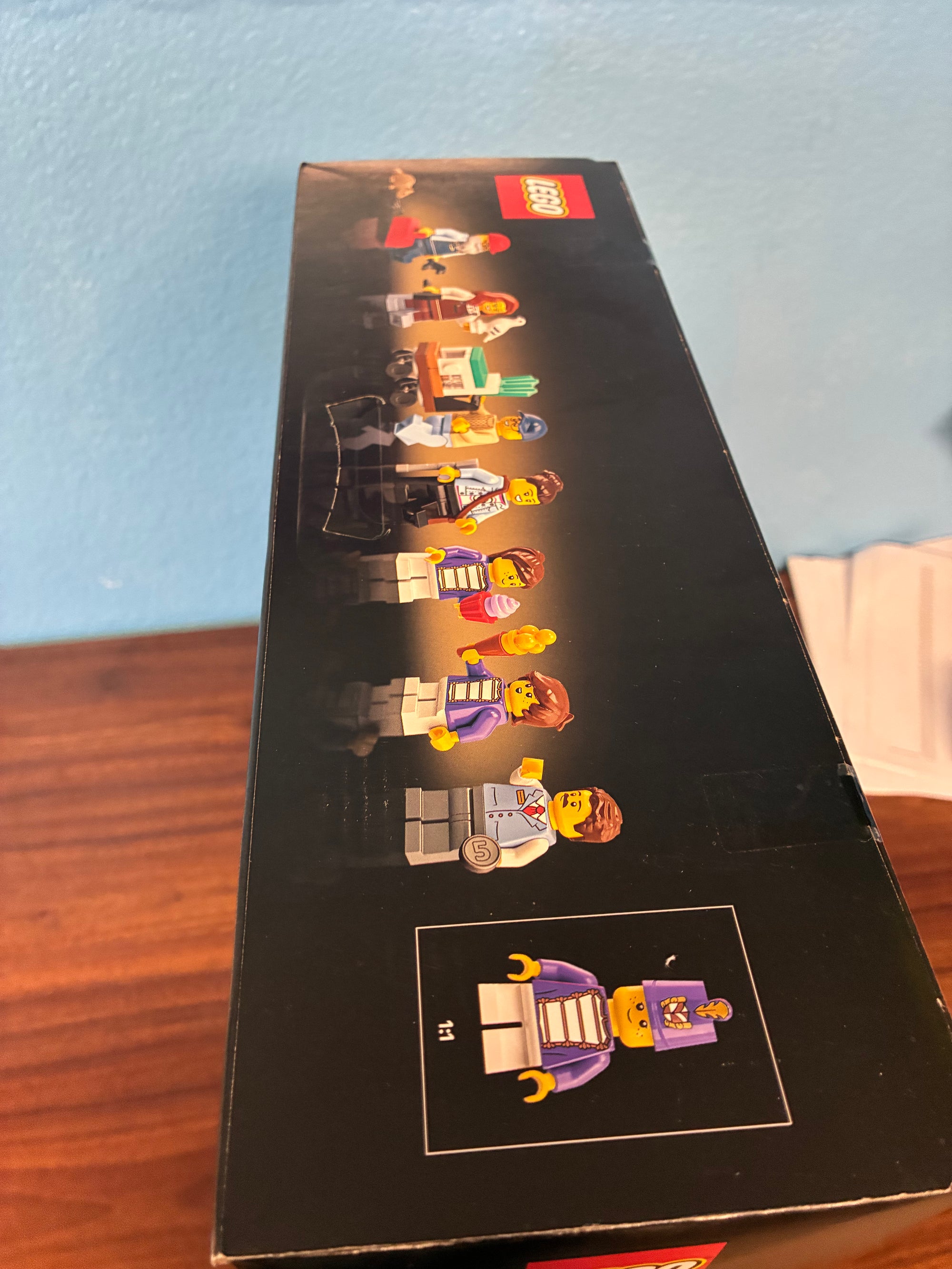 11371 ICONS Shopping Street - Sealed
