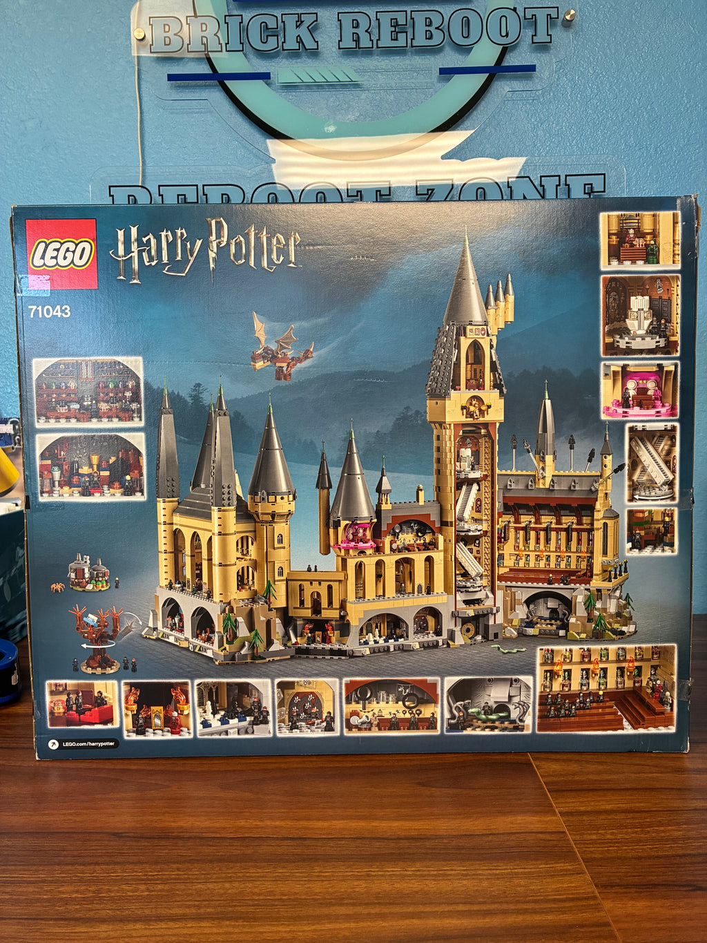 71043 Harry Potter Hogwarts Castle - Brand New *loose seal on  one side*